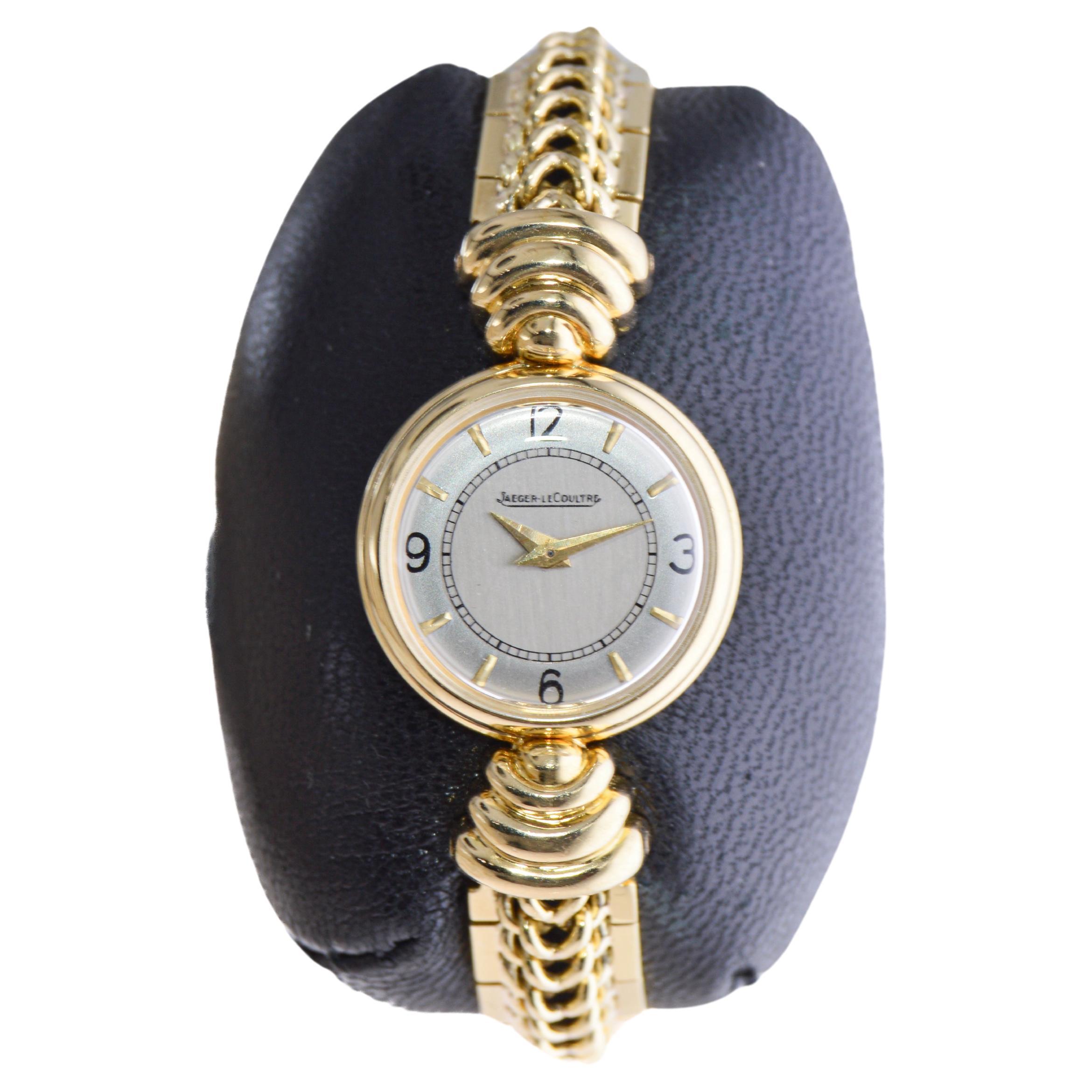 LeCoultre 18Kt. Montre The Moderns pour dames avec bracelet en or en vente