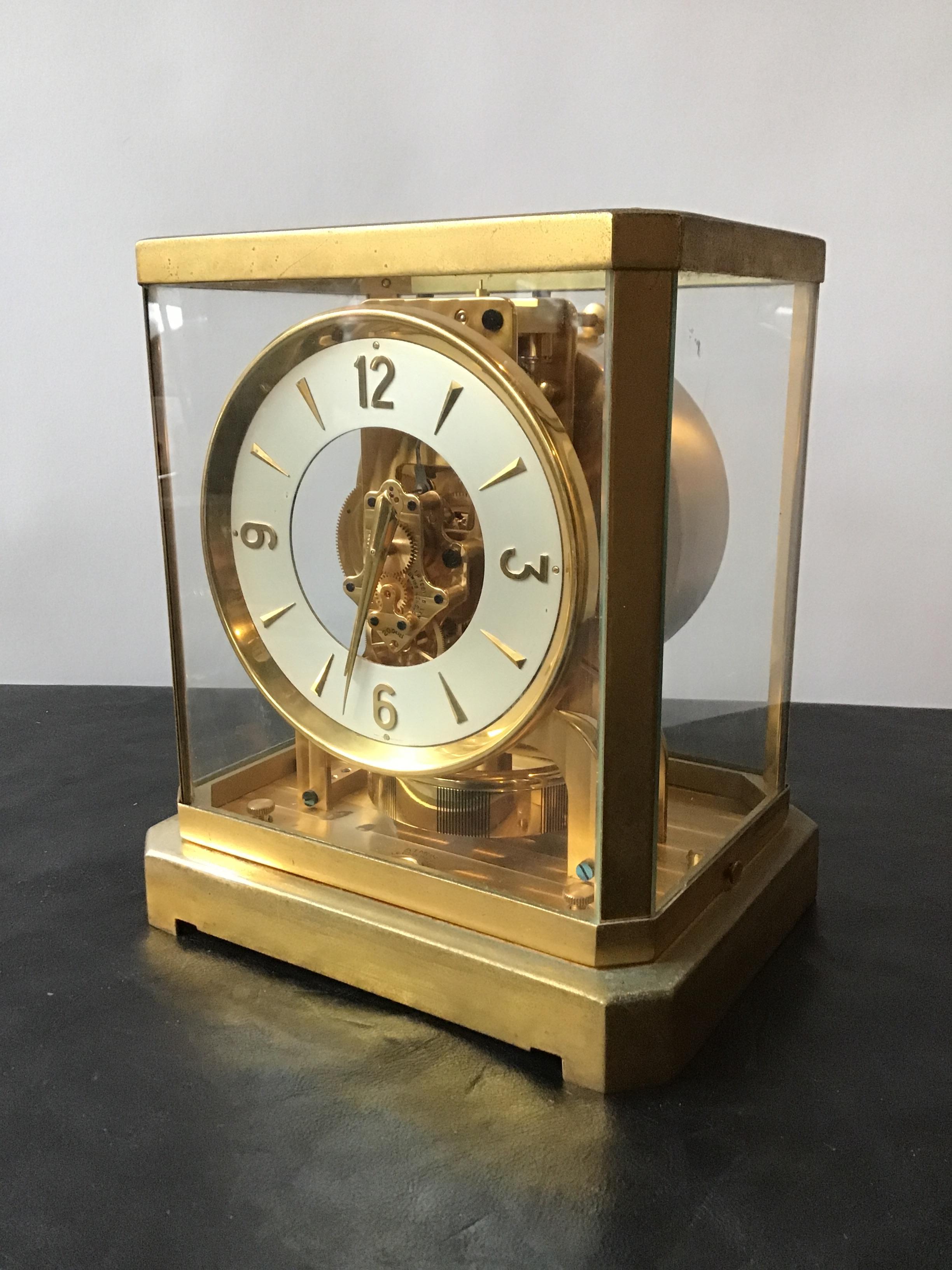 LeCoultre Atmos clock, serial number 20386. I have not tried to start this clock. I assume it does not work. I’m selling it as is. Assume it does not work.