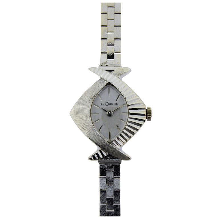 LeCoultre Ladies 14 Karat White Gold Midcentury Watch with Original Bracelet For Sale 7
