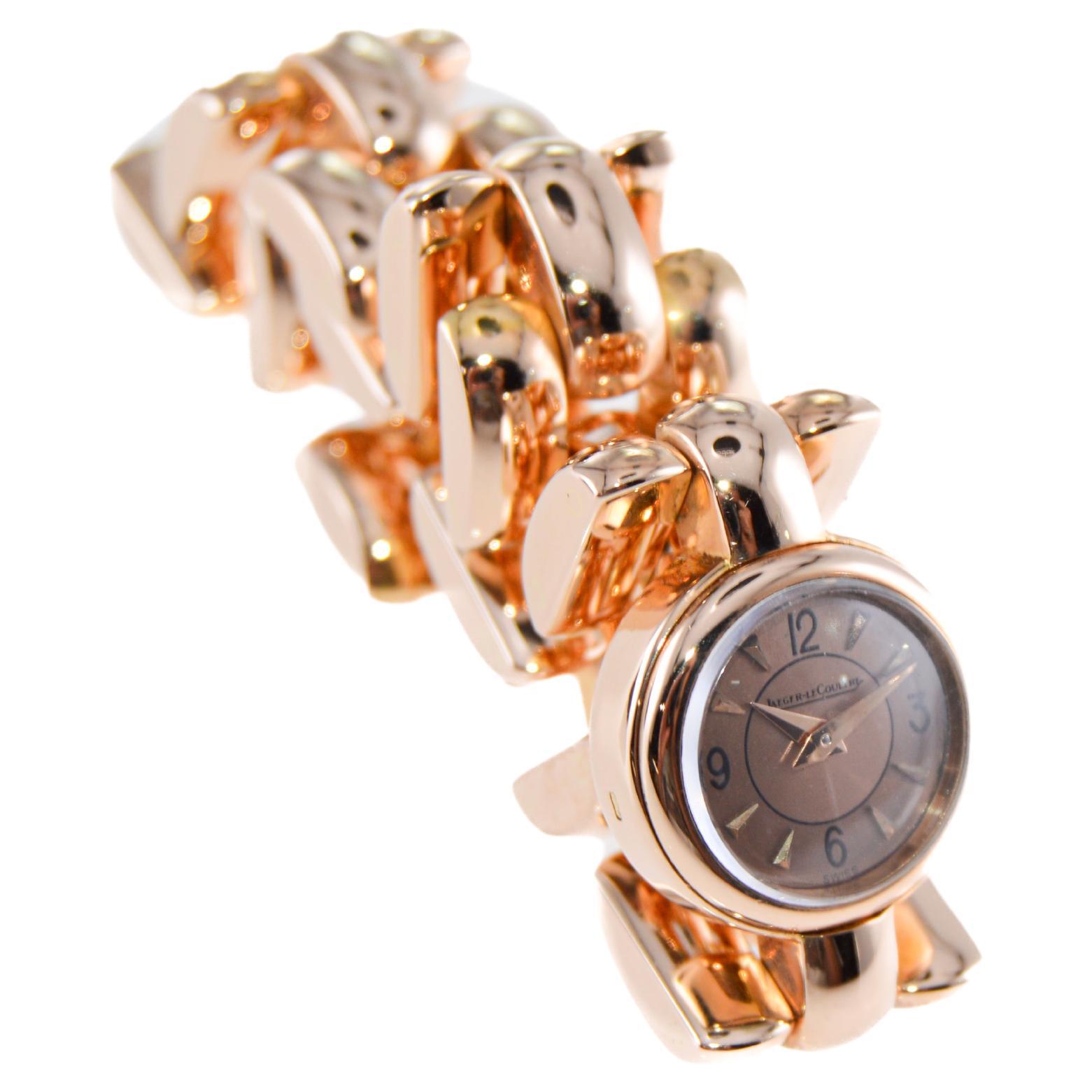 LeCoultre Ladies Rose Gold Full Size Backwind Round Bracelet Watch en vente 1