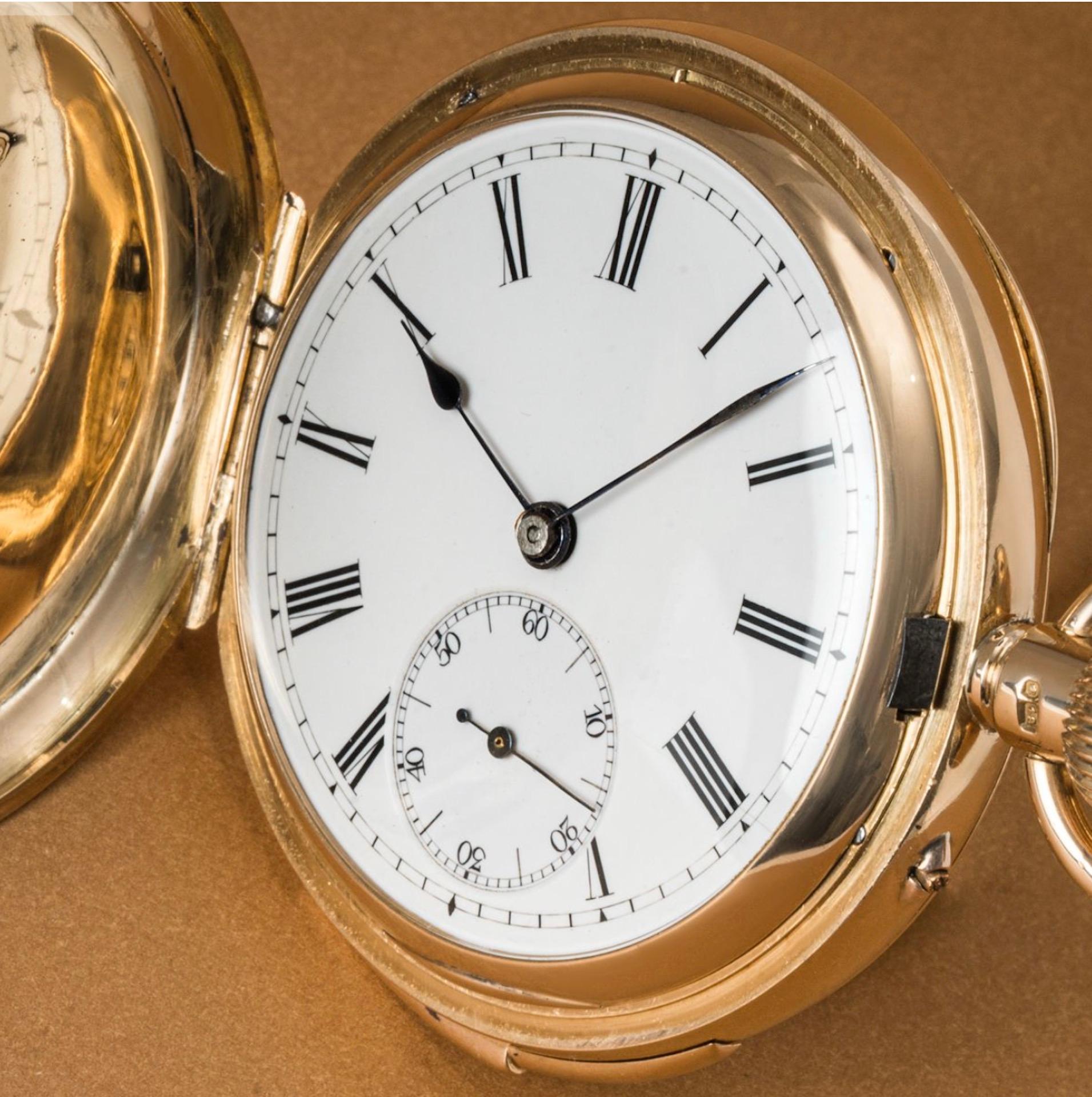 Le Coultre. A Heavy 18ct Gold Keyless Lever Minute Repeater Full Hunter Pocket Watch C1900s.

Dial: The pristine white enamel dial with Roman Numerals outer minute track and subsidiary seconds dial at six o'clock with matching blued steel spade
