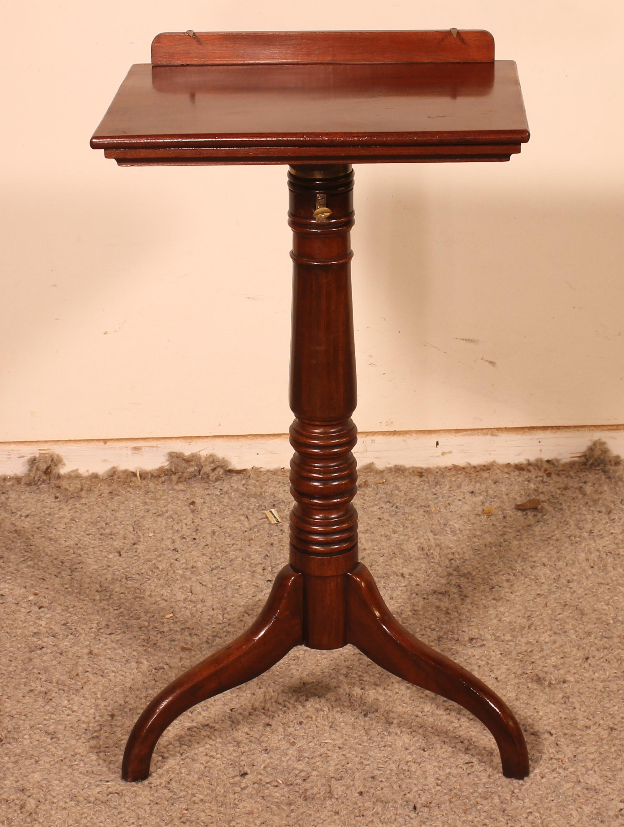 Lovely mahogany lectern from the 19th century from England
Very nice lectern with a beautiful turning ending in a tripod base
Tiltable top at different angles (see picture) with removable music stand stick. This allows it to be used as a small