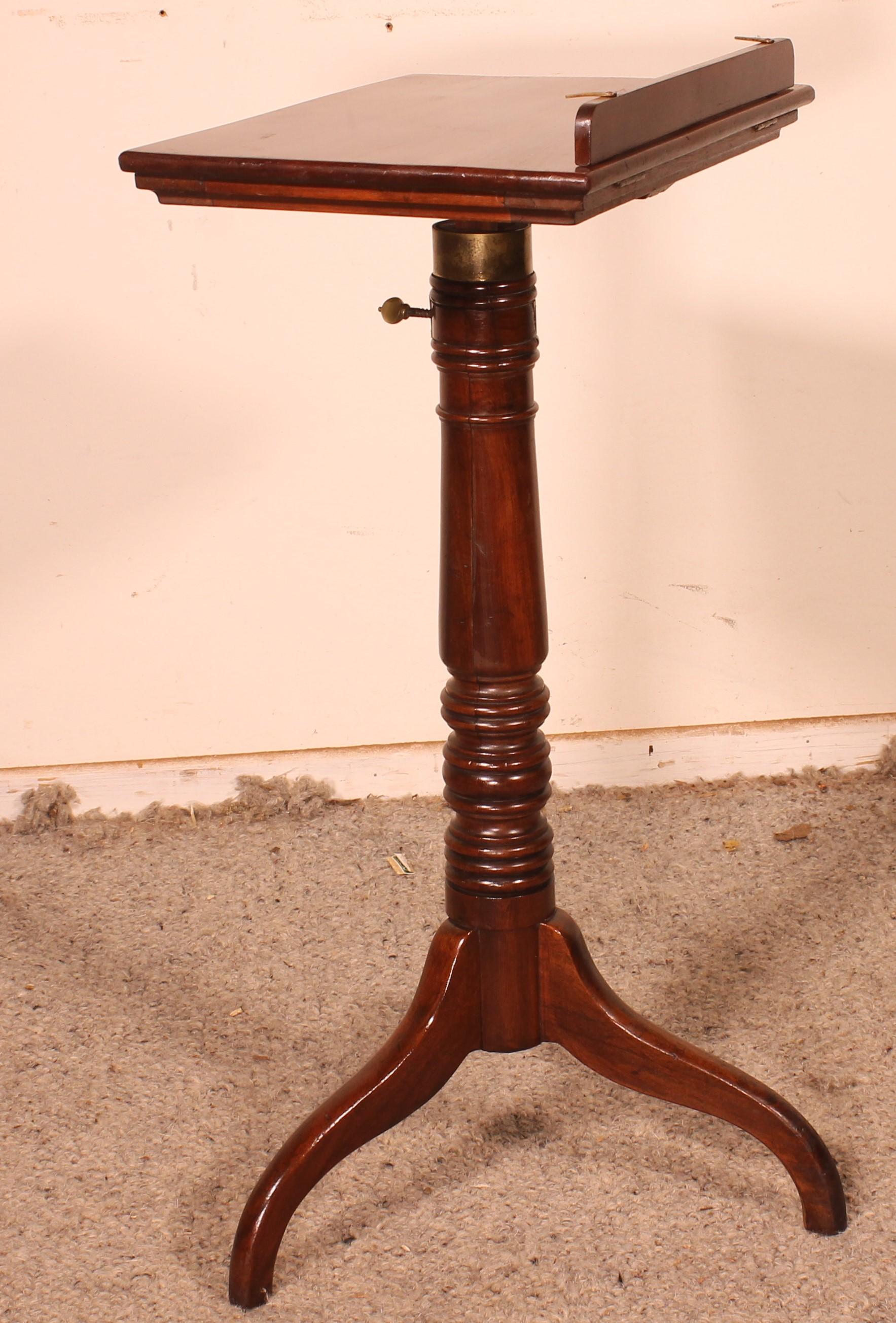 Lectern in Mahogany, 19 ° Century 2