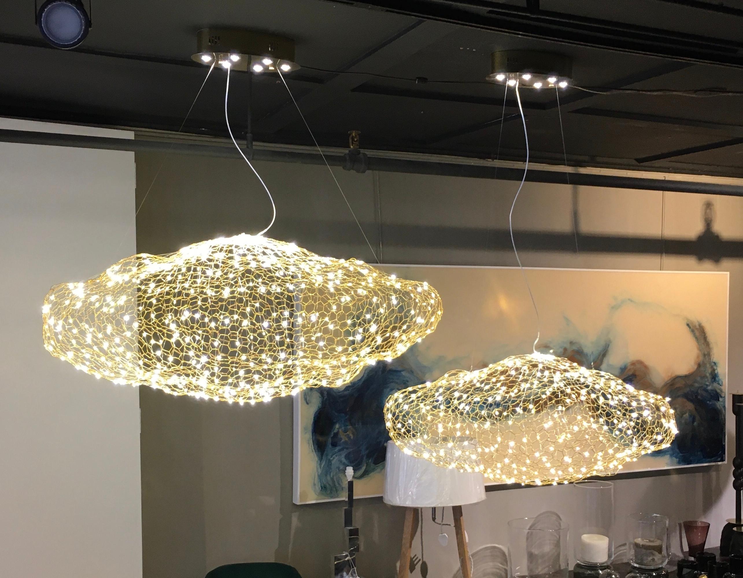 LED Cloud Chandelier Medium In New Condition For Sale In Westport, CT
