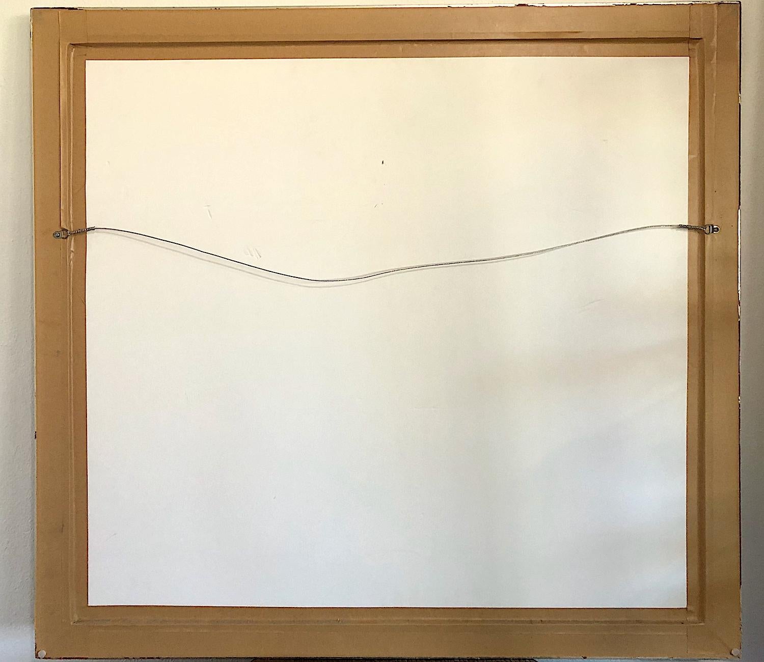 Porträt einer Frau in einem lilafarbenen Stuhl liegend im Angebot 1