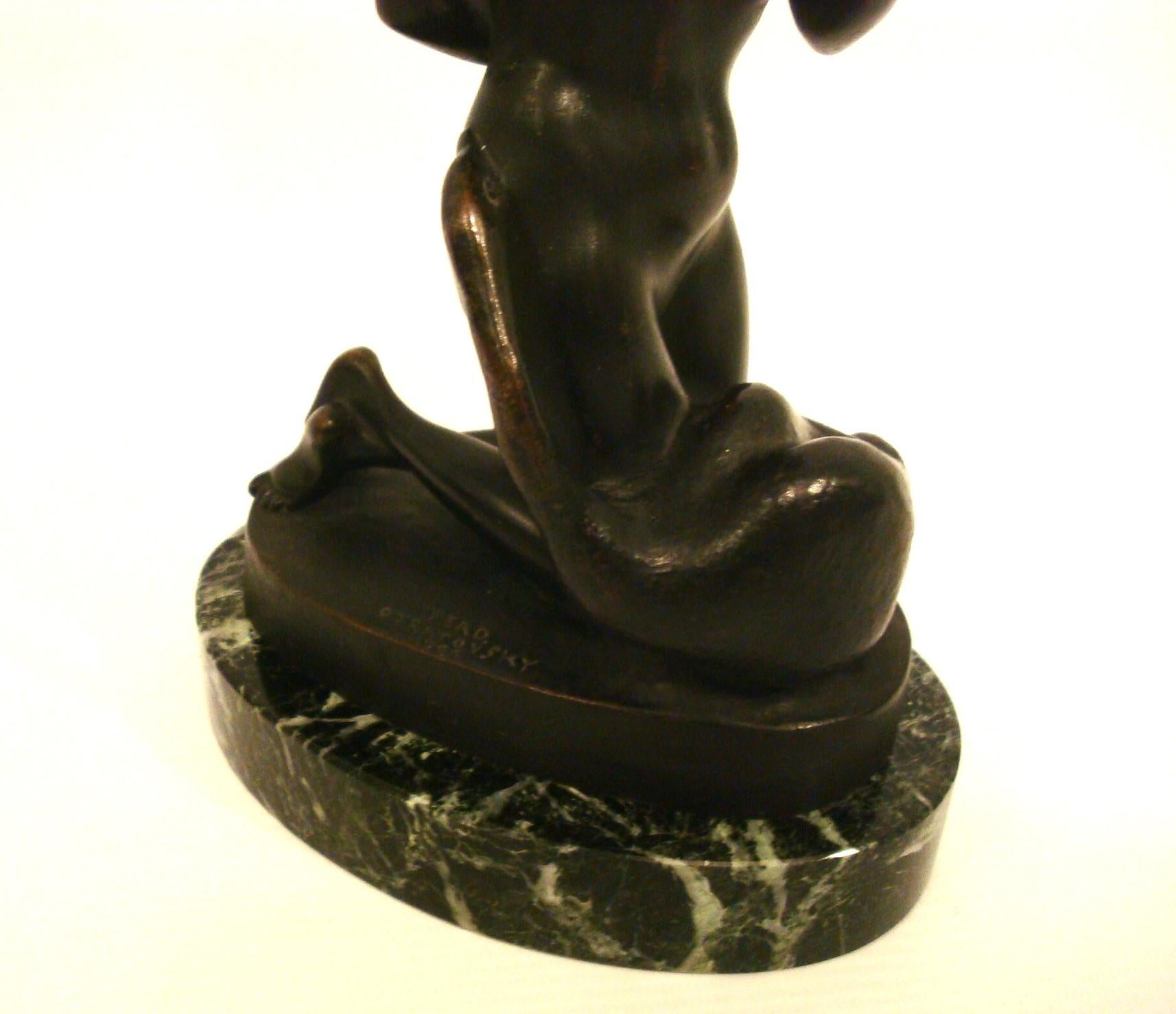 Art Nouveau Leda e il cigno Scultura in bronzo di Ferd Otratovsky in vendita