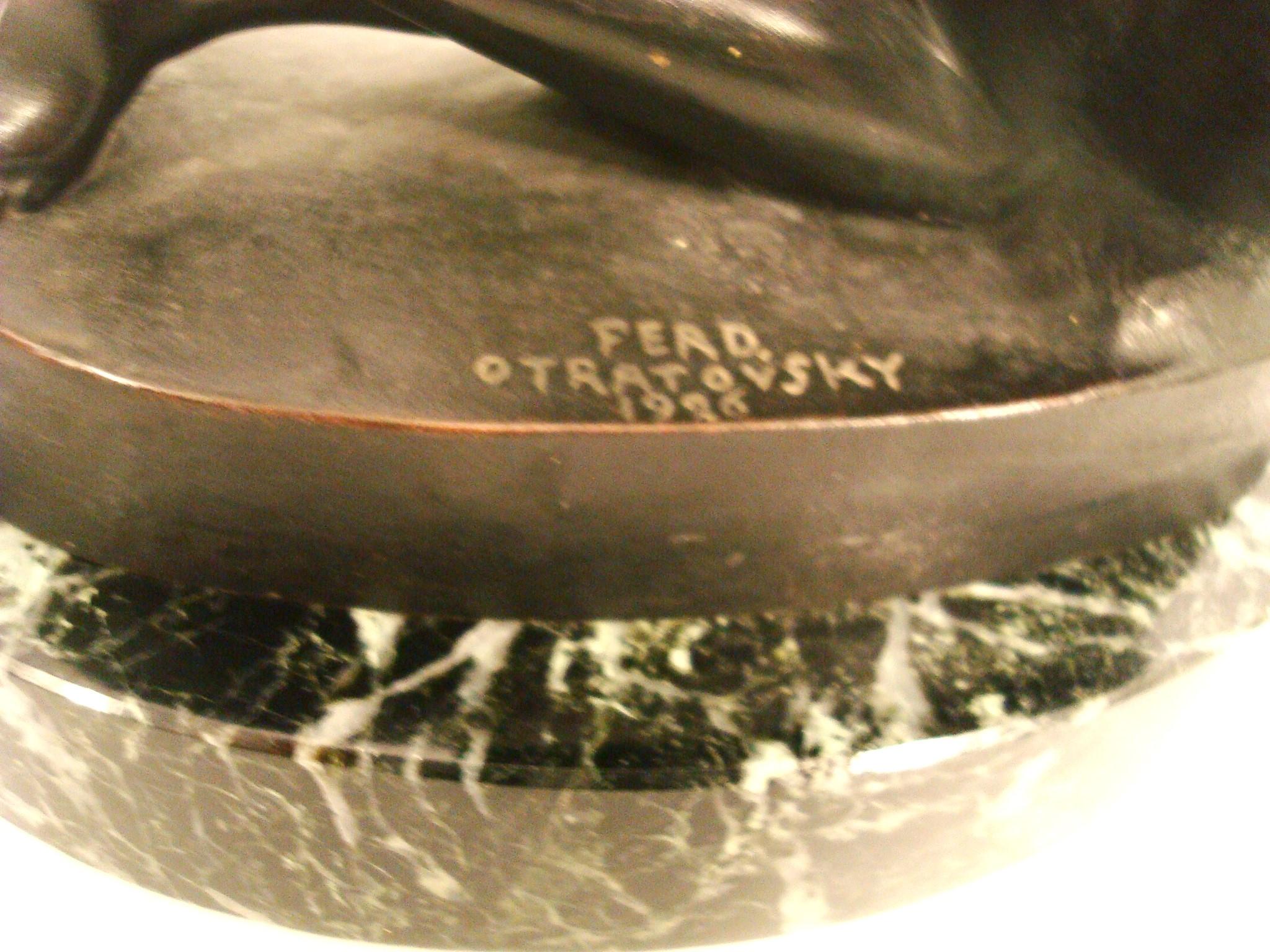 XX secolo Leda e il cigno Scultura in bronzo di Ferd Otratovsky in vendita