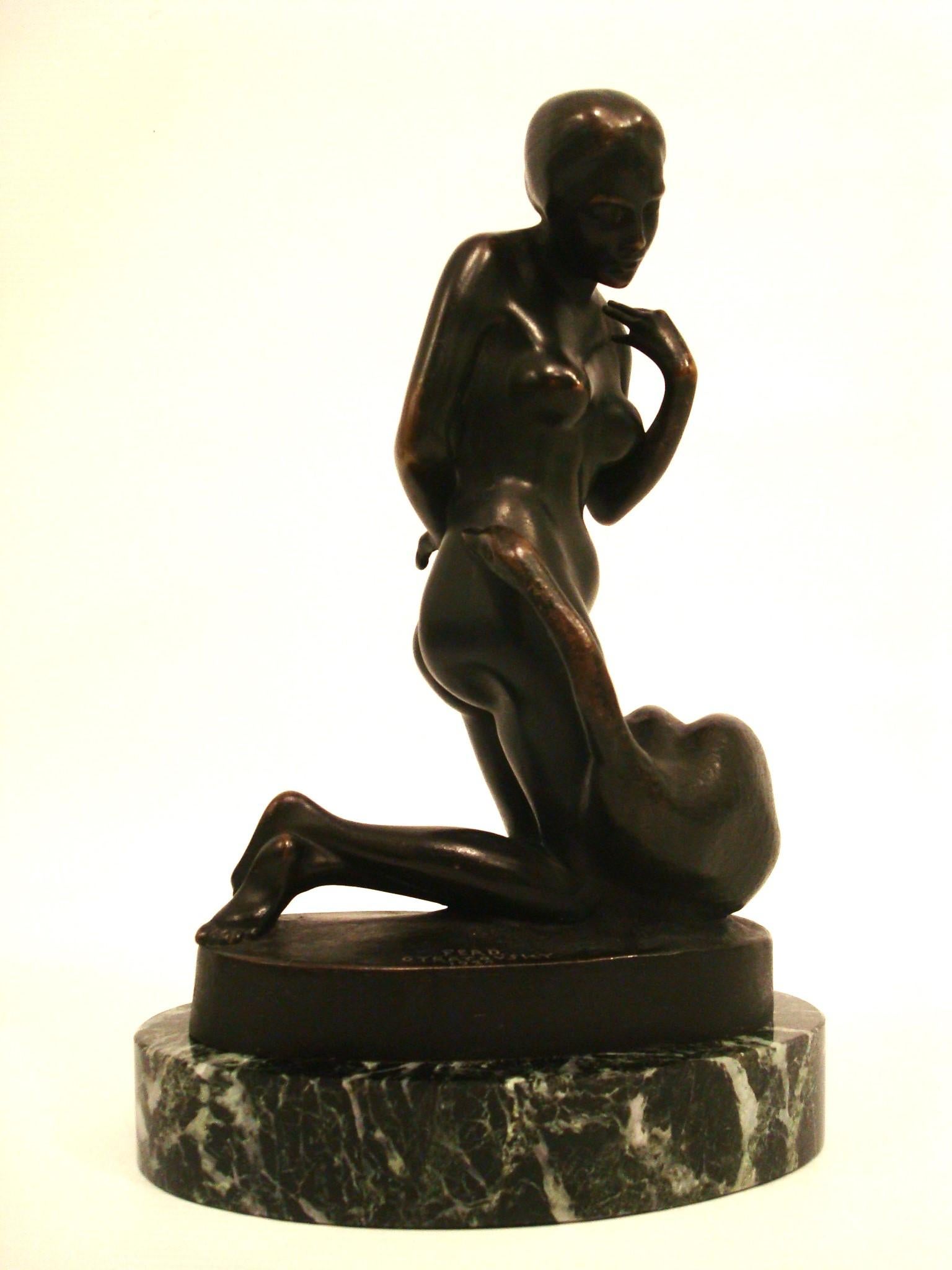 Bronzo Leda e il cigno Scultura in bronzo di Ferd Otratovsky in vendita