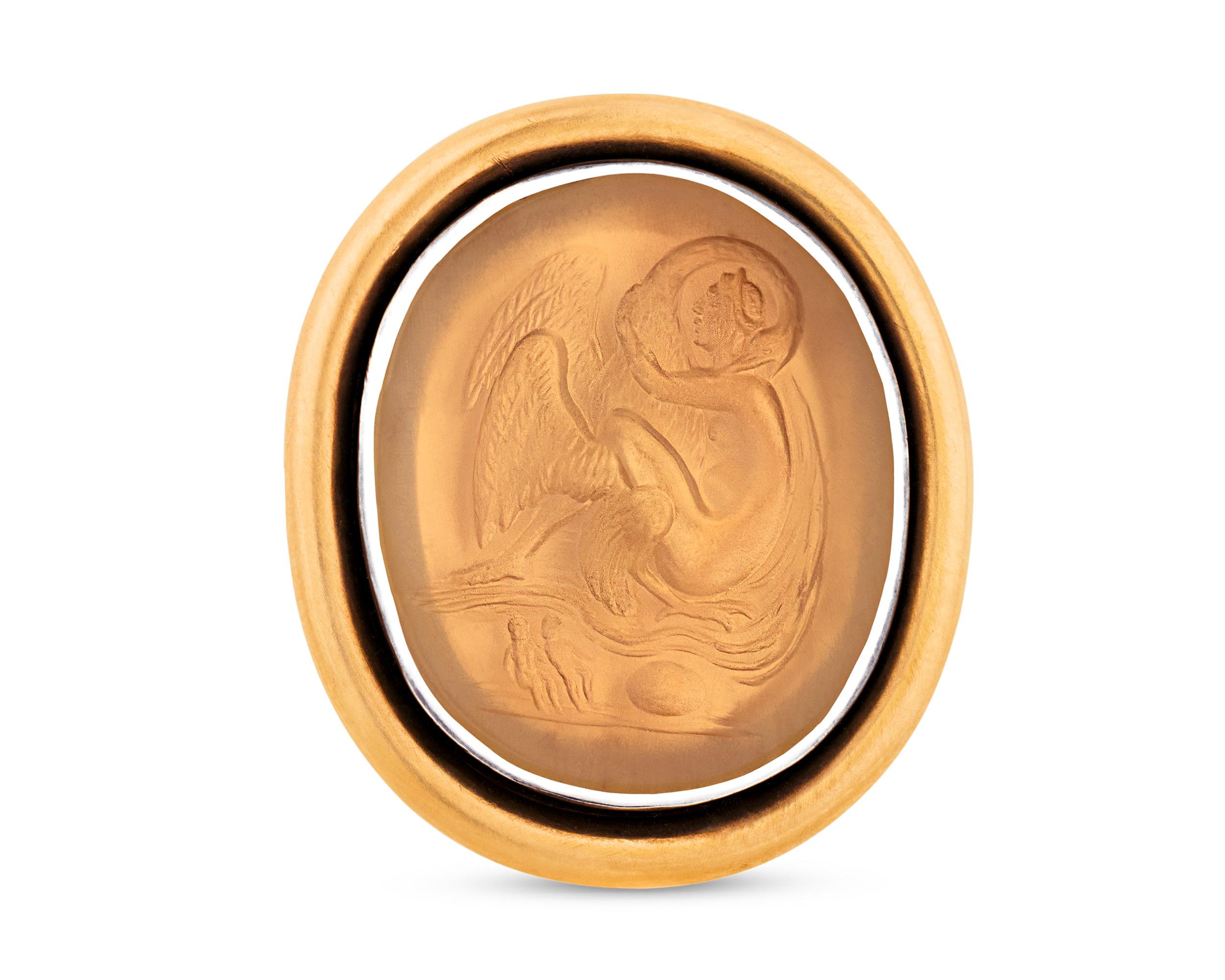 This beautiful and rare 18th-century ring features a chalcedony intaglio bezel-set in an 18K rose gold and silver setting. The ring expertly displays one of antiquity's most beloved stories with refined craftsmanship that is seldom seen. The