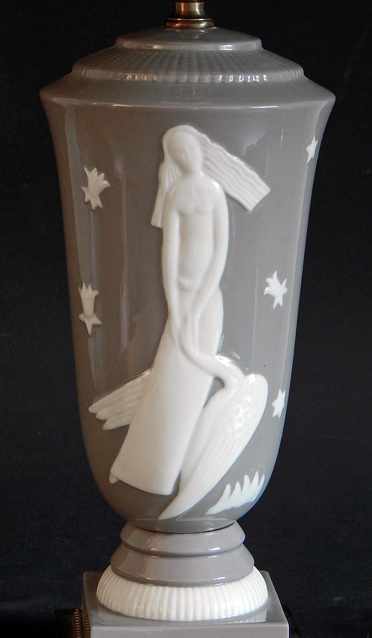 Américain « Léda and the Swan », spectaculaire lampe en porcelaine Art déco par De Vegh pour Lenox en vente