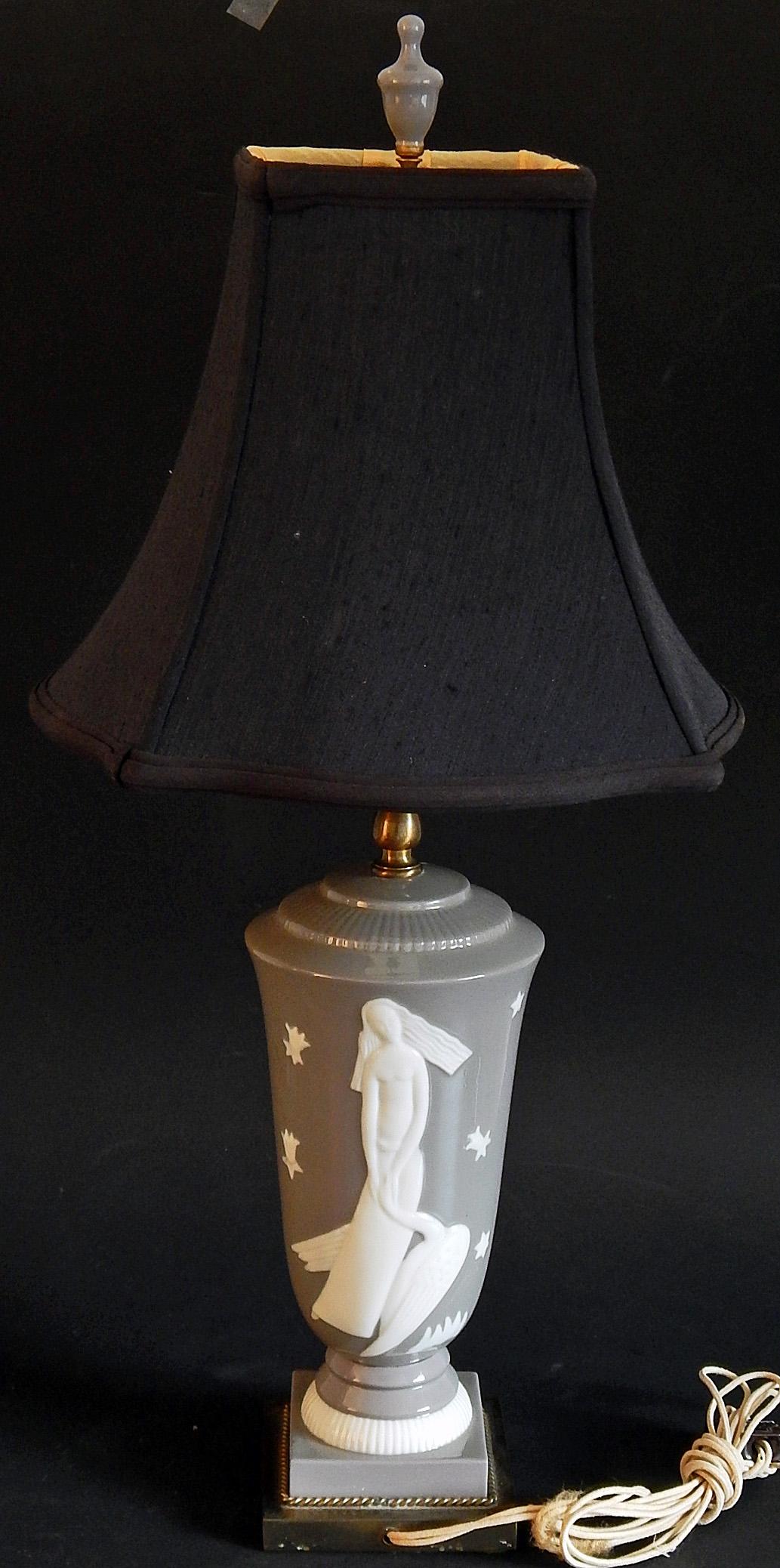 Vernissé « Léda and the Swan », spectaculaire lampe en porcelaine Art déco par De Vegh pour Lenox en vente