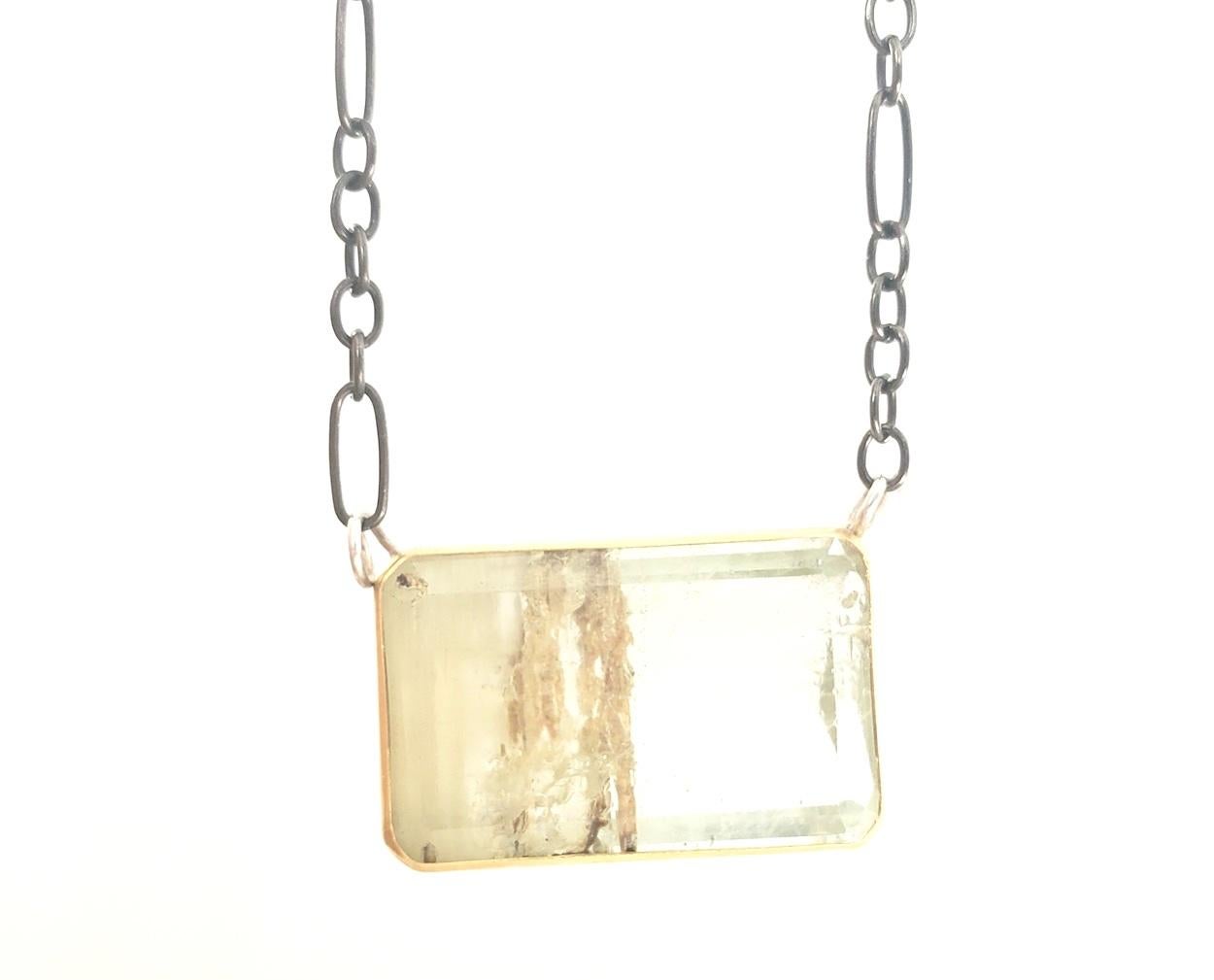 Leda Jewel Co Emerald Cut Green Beryl Pendant with Inclusions In New Condition For Sale In Montreal, Quebec