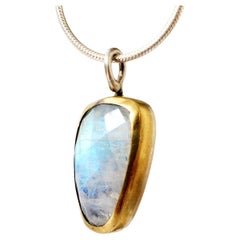 Leda Jewel Co Rose Cut Rainbow Moonstone Pendant 