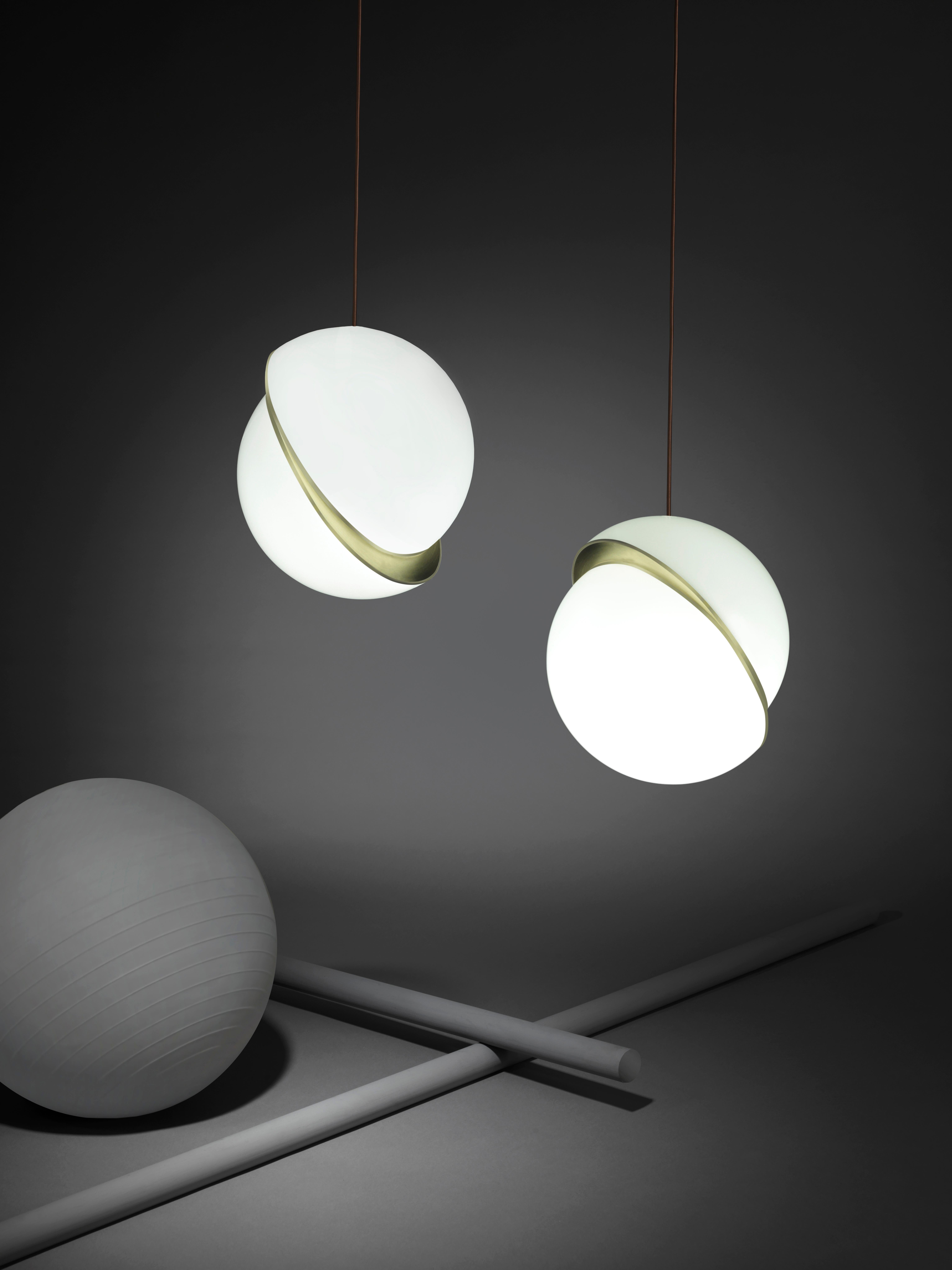 XXI secolo e contemporaneo Lee Broom - Ciondolo a mezzaluna in vendita