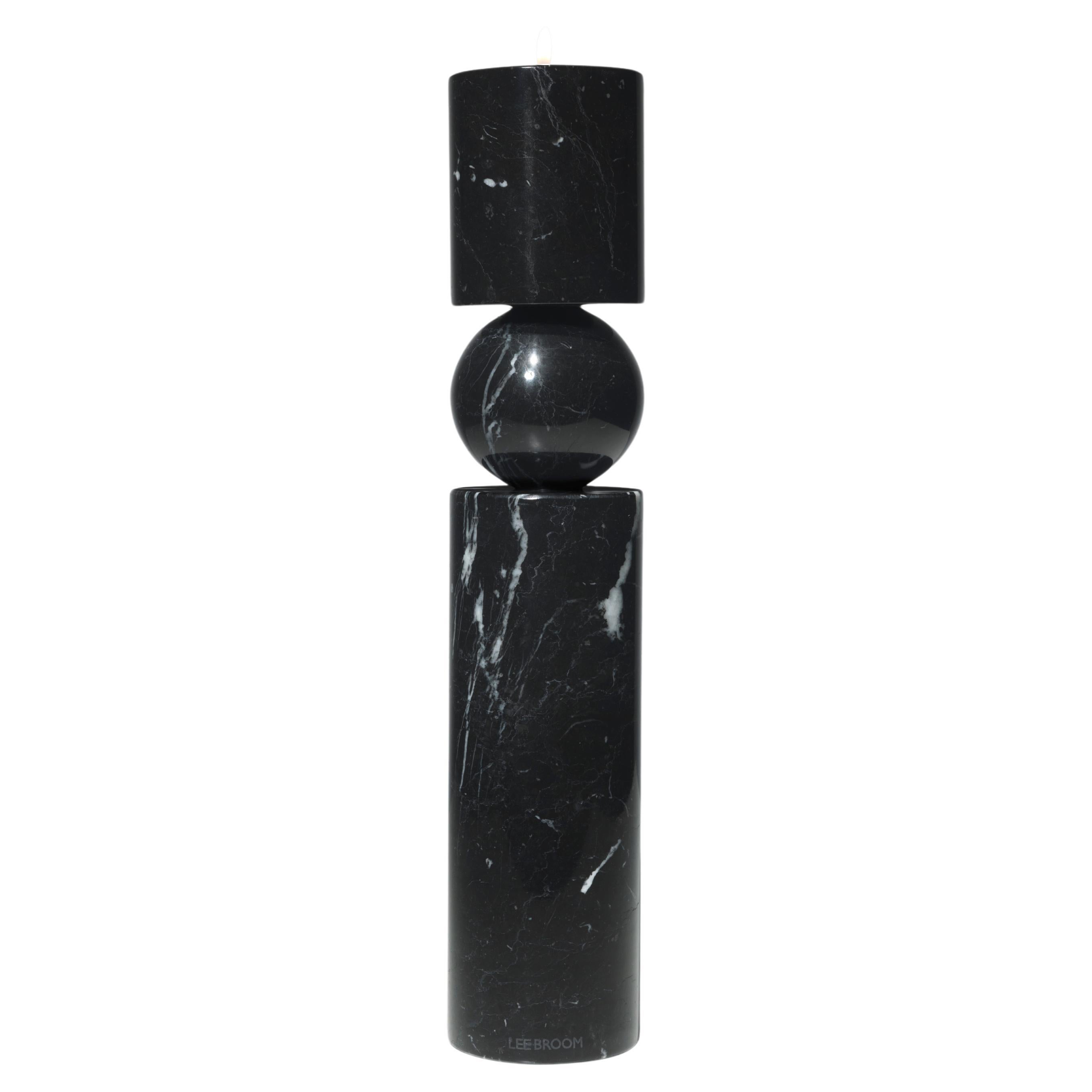Lee Broom - Fulcrum-Kerzenständer aus schwarzem Marmor - Groß im Angebot