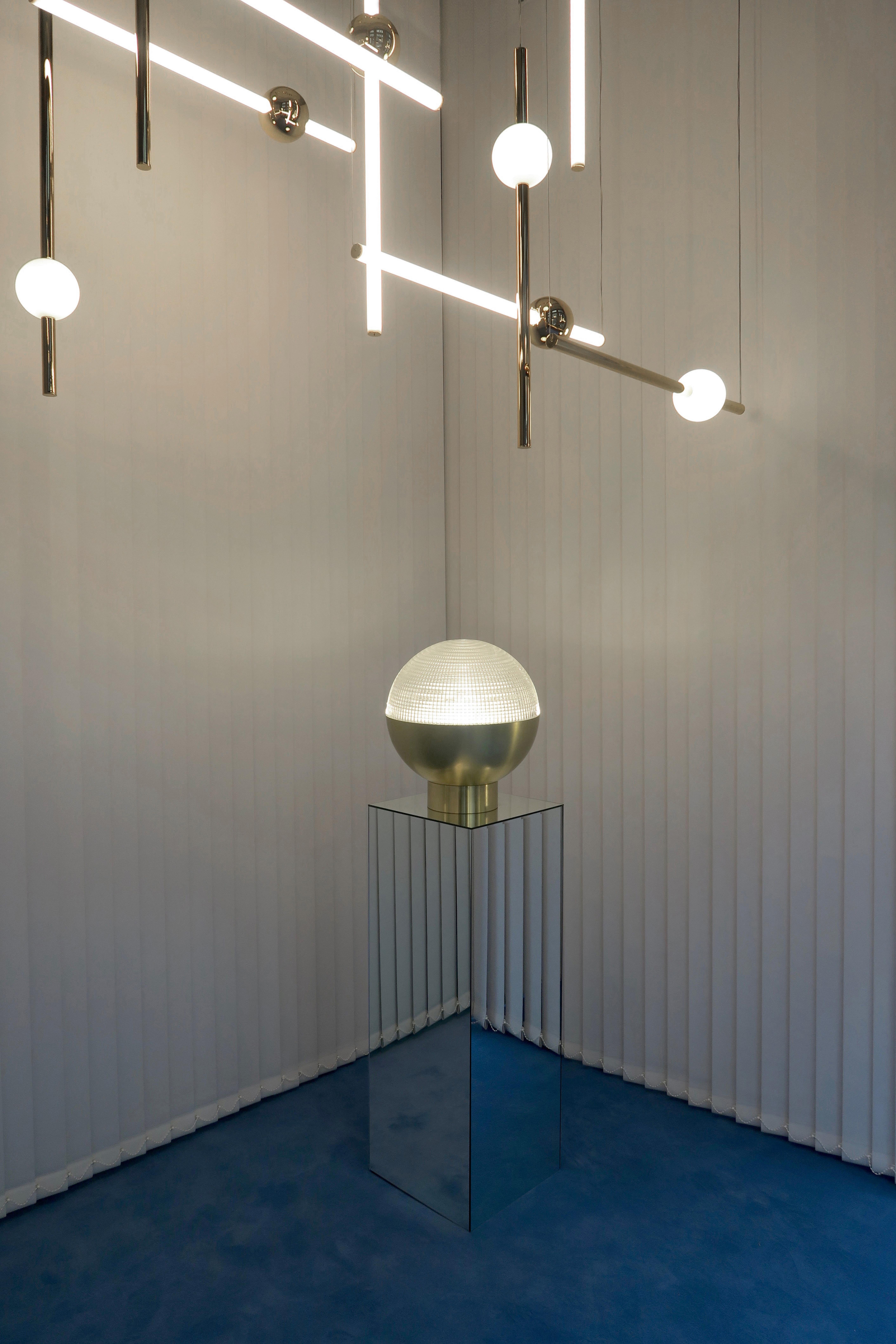 Brushed Lee Broom - Lens Flair Table Lamp For Sale