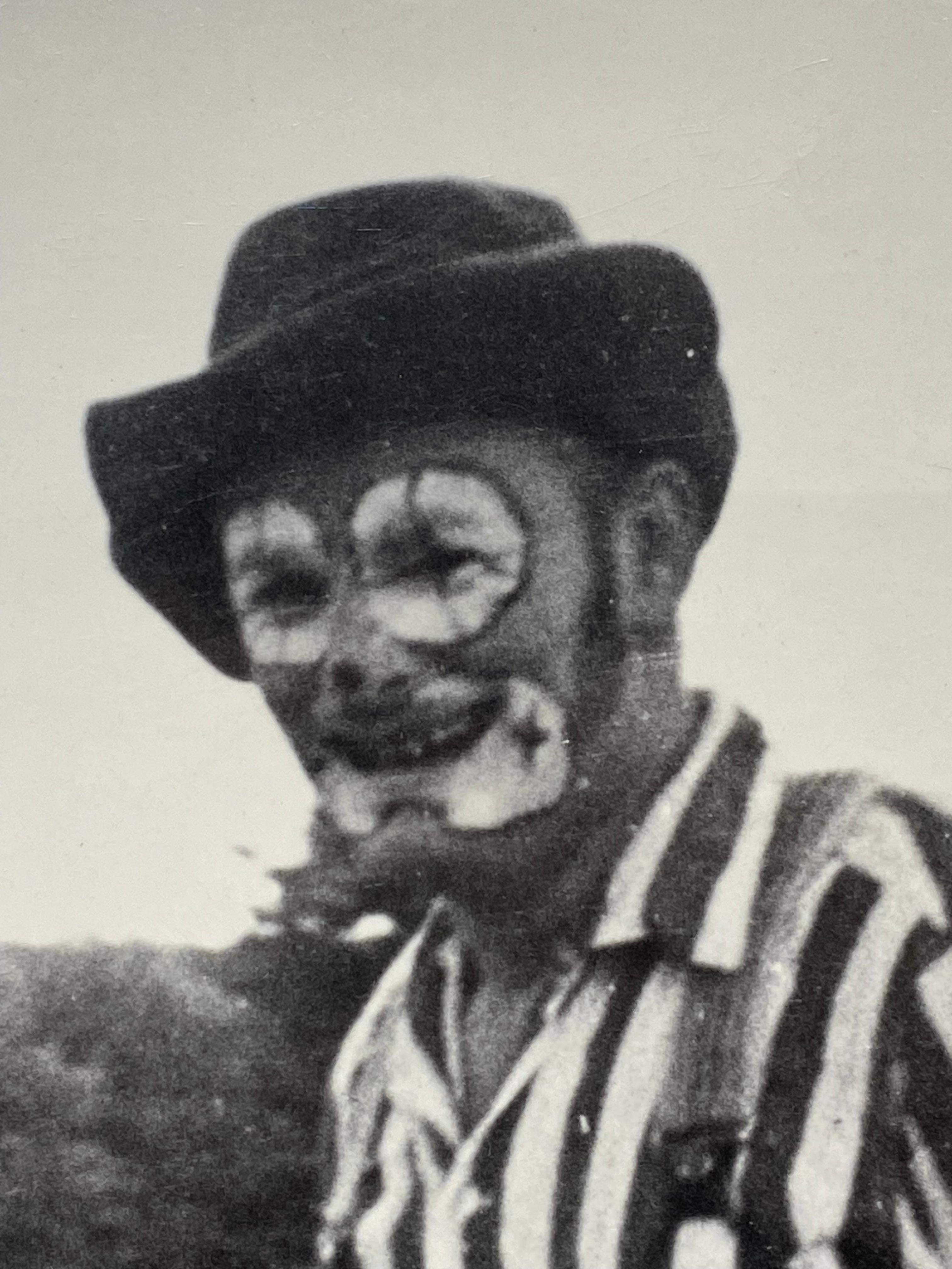 XX secolo Foto in bianco e nero di Lee Denim Clown Rodeo, anni '60 in vendita