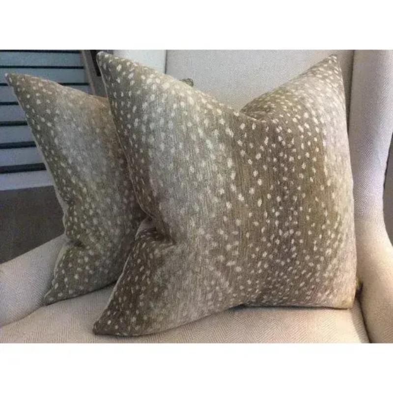 Cuscino con imbottitura in piuma di Lee Industries Antelope Chenille 22 In condizioni Nuovo in vendita a Winder, GA