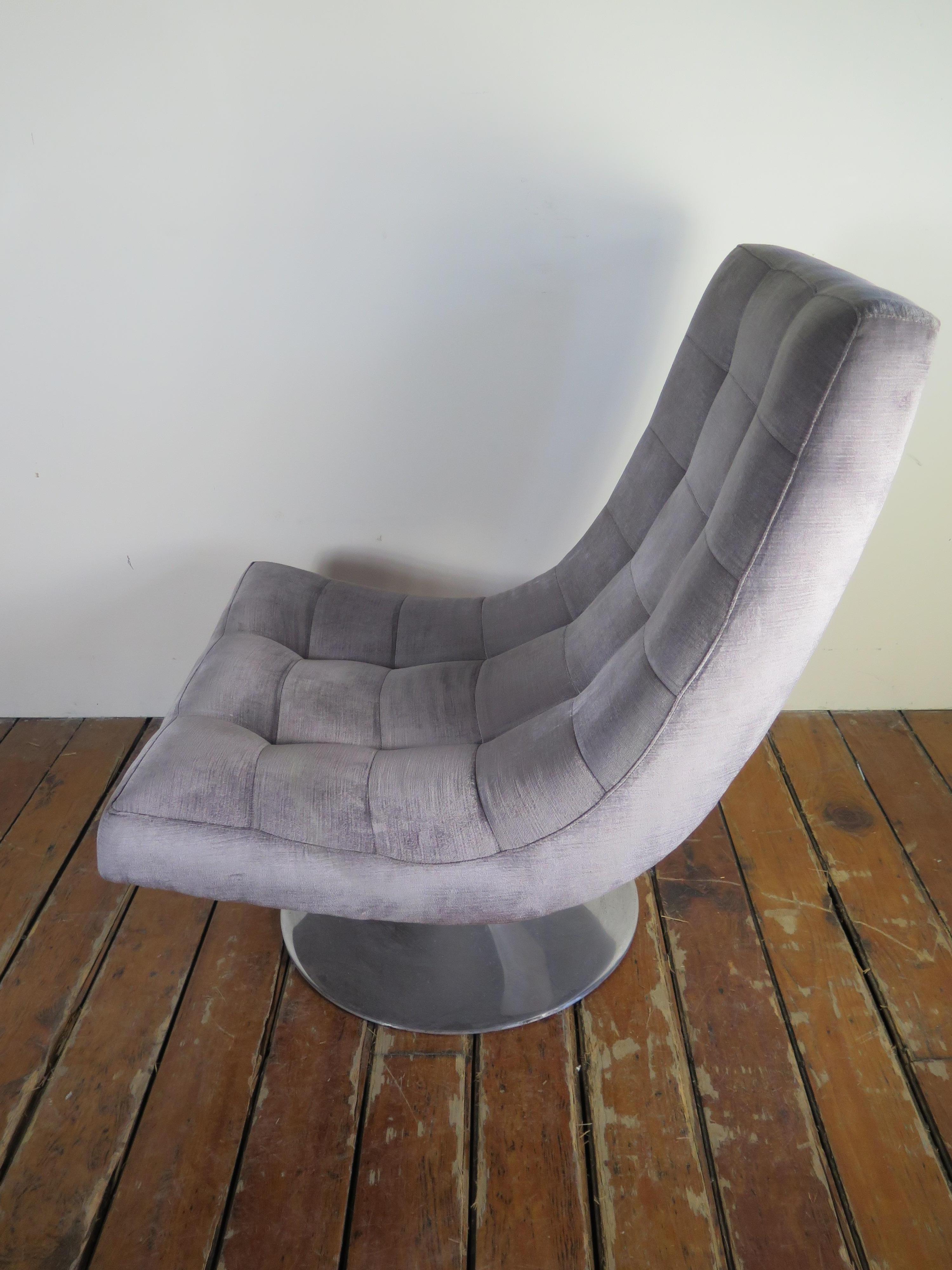 Contemporary Lee Industries Tufted Swivel Chair
