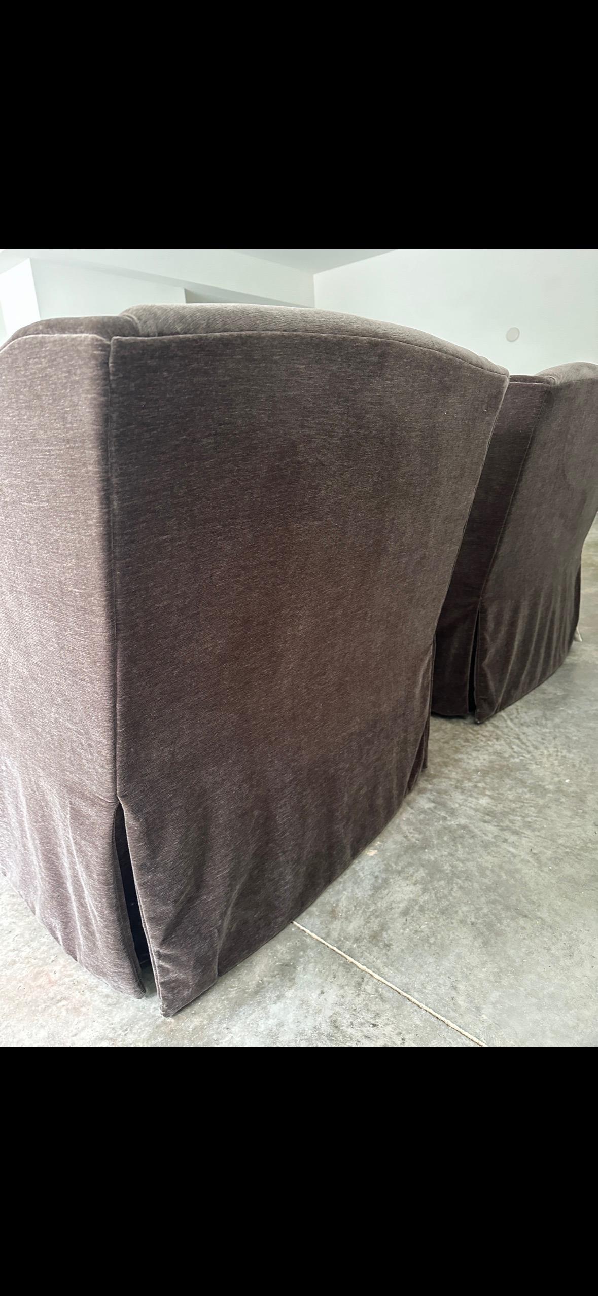 Lee Industries Velvet Chaise Lounge In Good Condition For Sale In Nashville, TN