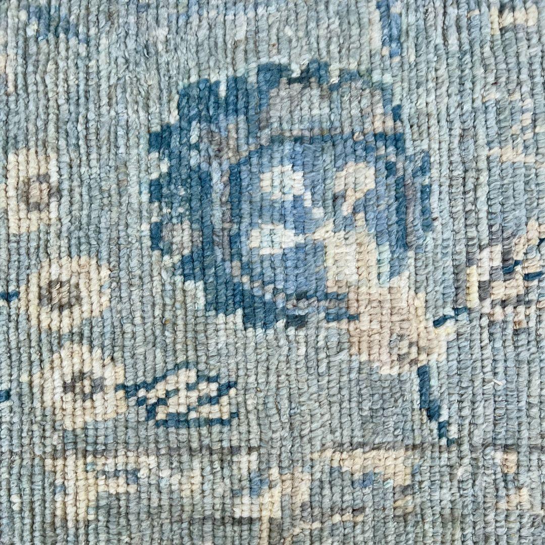 Lee Industries Vintage Rug Cocktail Ottoman In Excellent Condition For Sale In Alpharetta, GA