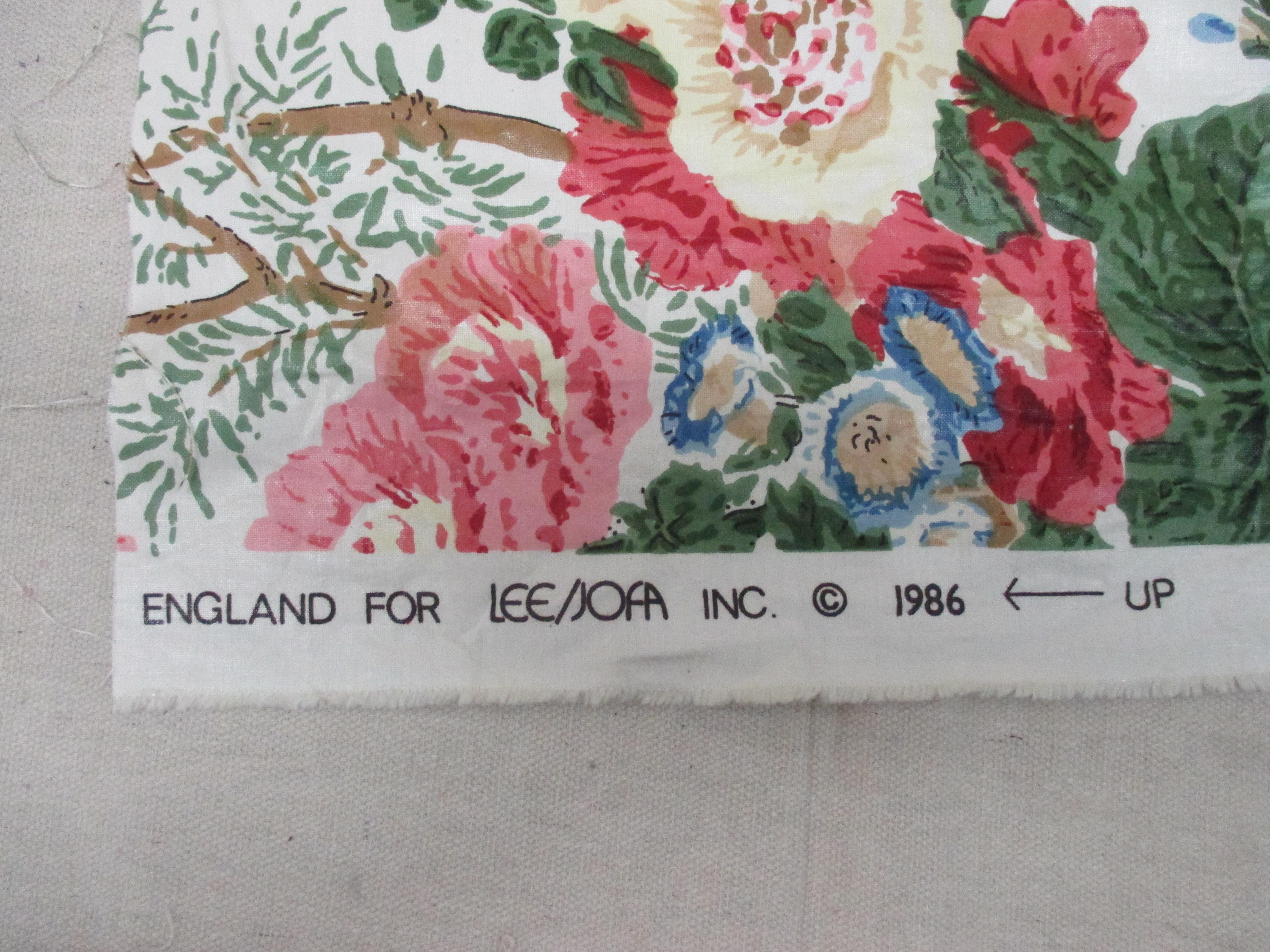 Yardage Lee Jofa Althea Cotton Chintz
5.75 yards selling the entire lot.
Measure: 56