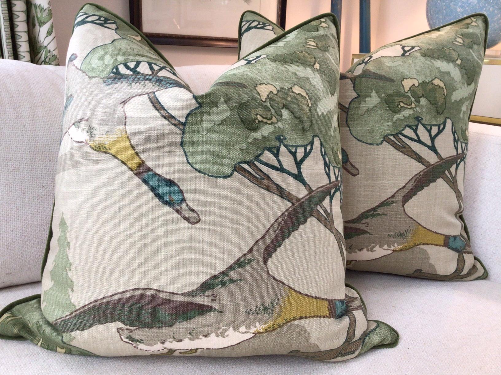 Lee Jofa “Flying Ducks in Emerald Pillows- a Pair In New Condition For Sale In Winder, GA