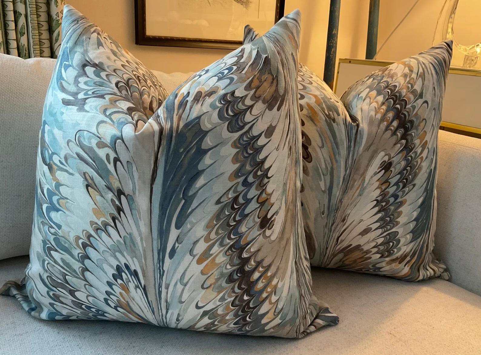 Introdotto per la prima volta nella collezione MANOR HOUSE di Lee Jofa, TAPLOW ha dimostrato di essere il preferito dai designer sia per i tessuti che per la carta da parati. Stampato in Austria su 100% lino.

Adoro questa divertente e stimolante