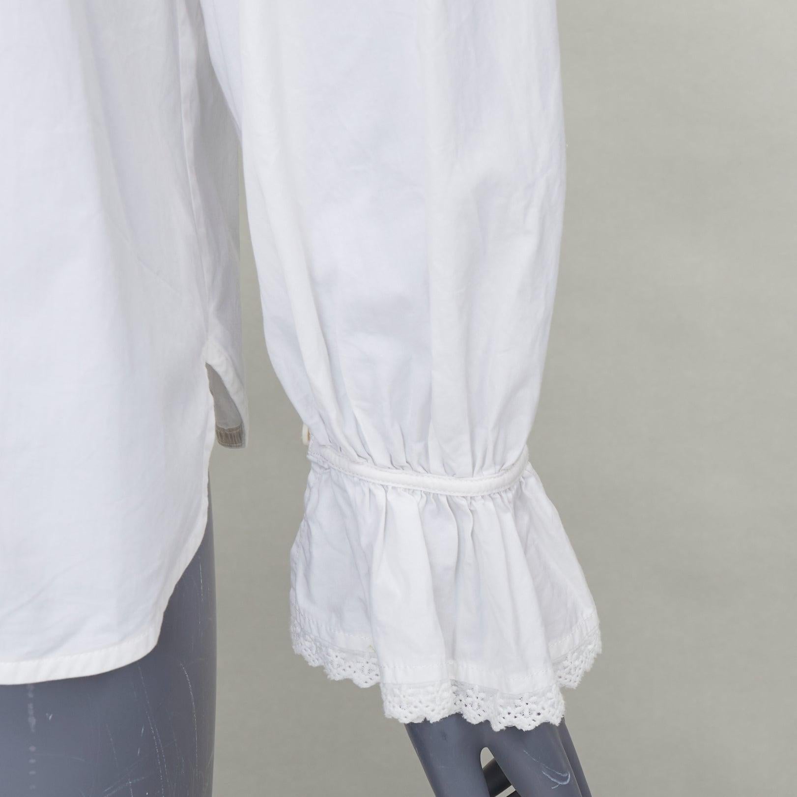 LEE MATHEWS camicetta in cotone bianco con volant e pizzo Sz.1 XS in vendita 2