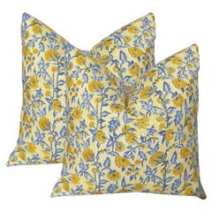 Coussin à motif de fleurs en duvet imprimé en sergé Lee Radziwill, jaune, Inde