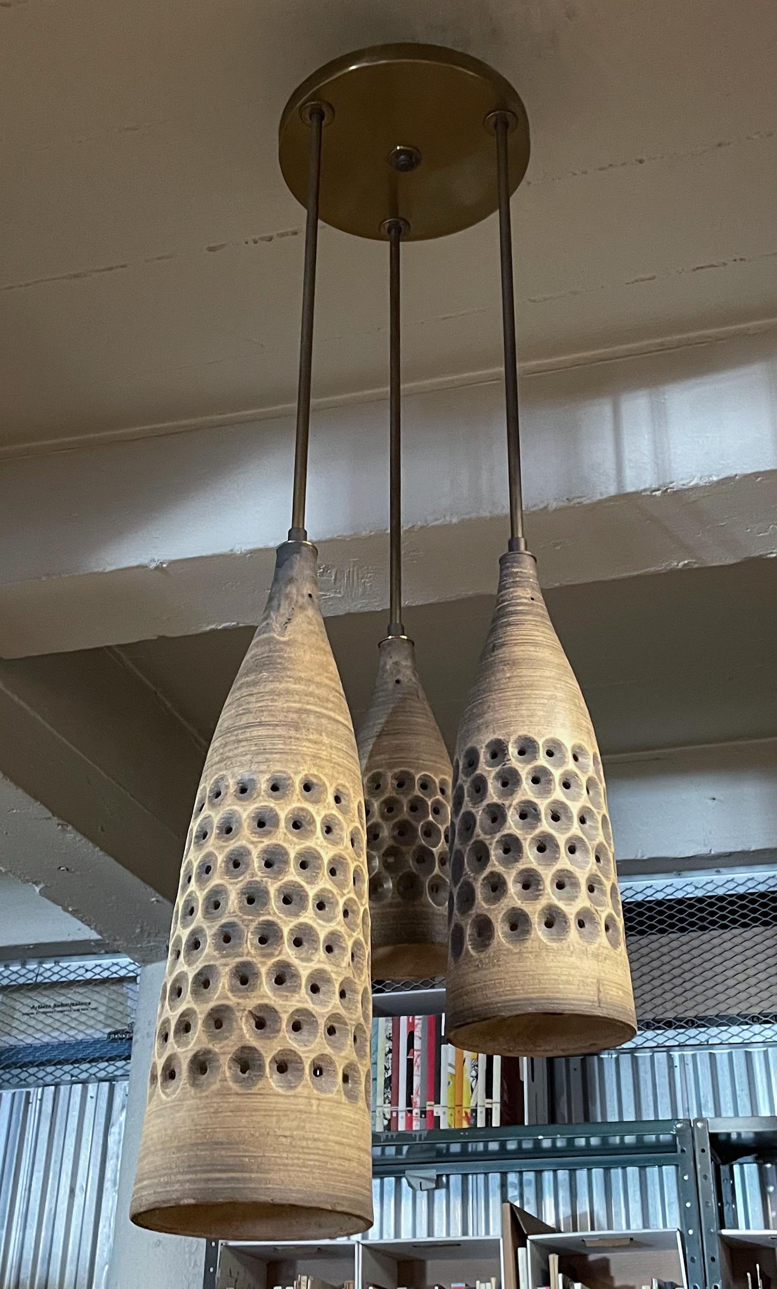 Américain Lampe à suspension en céramique en spirale Lee Rosen pour Design Technics en vente