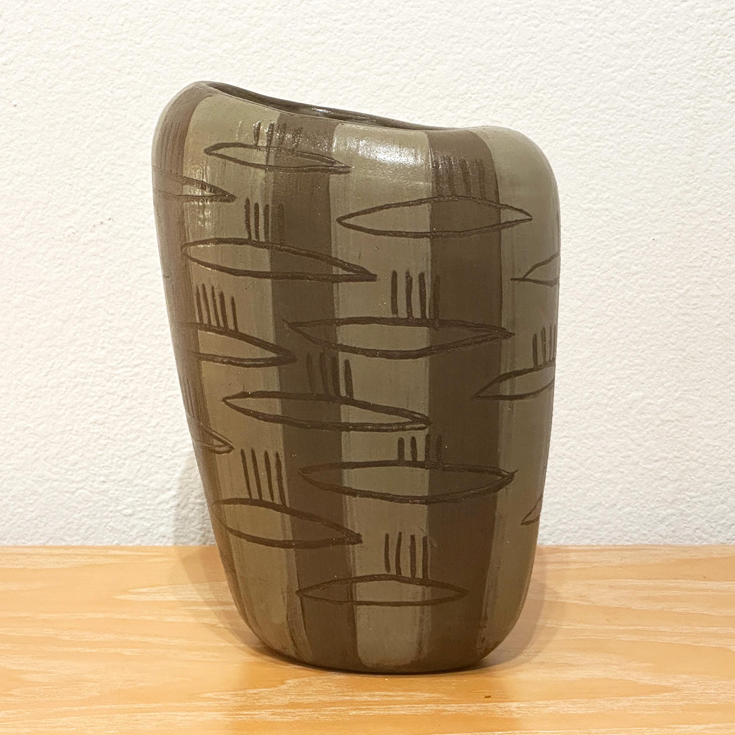 Mid-Century Modern Lee Rosen Design Technics Incised & Slip Decorated Abstract Design Vase ca 1950s For Sale