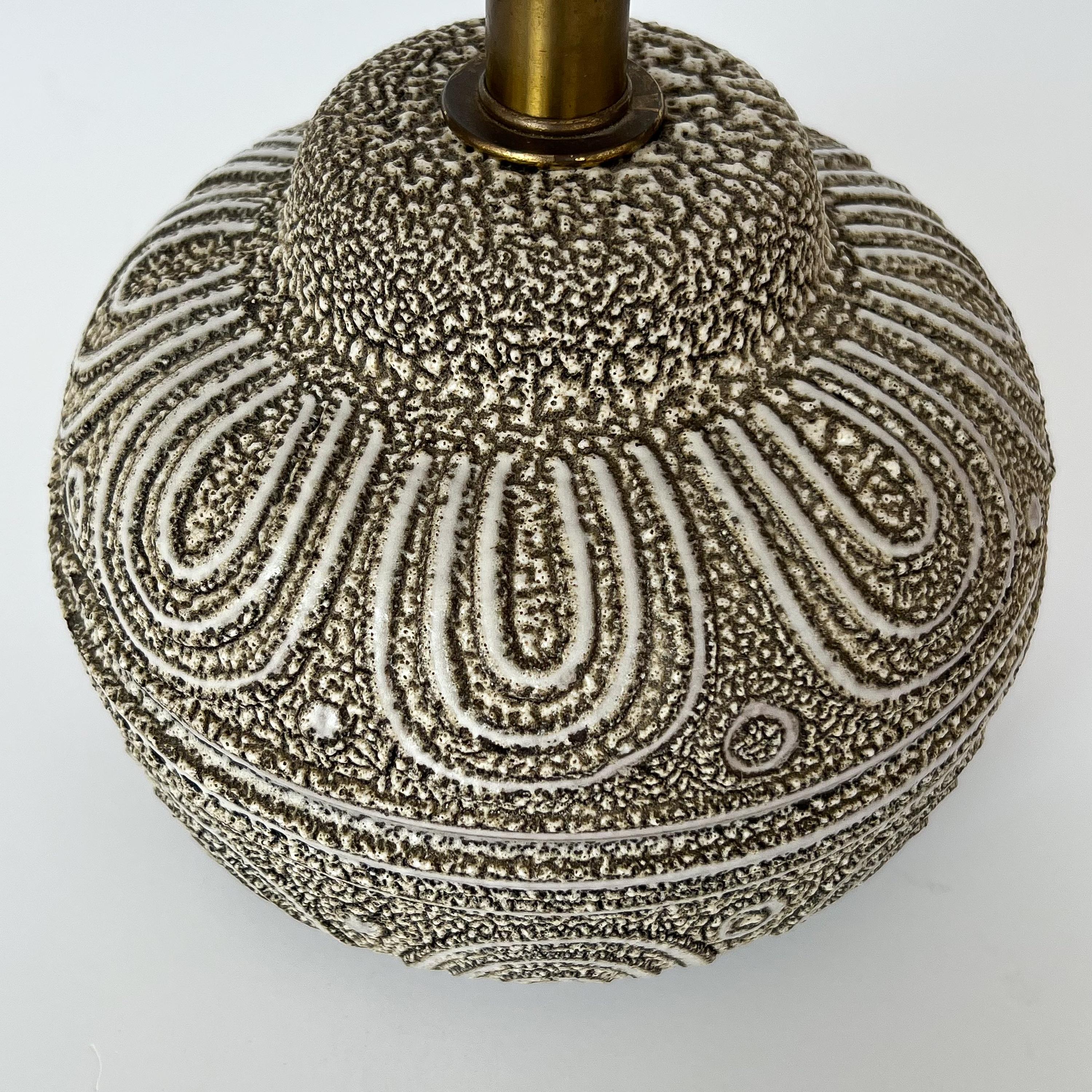 Lee Rosen Design Technics Textured Ceramic Table Lamp In Good Condition In Chicago, IL
