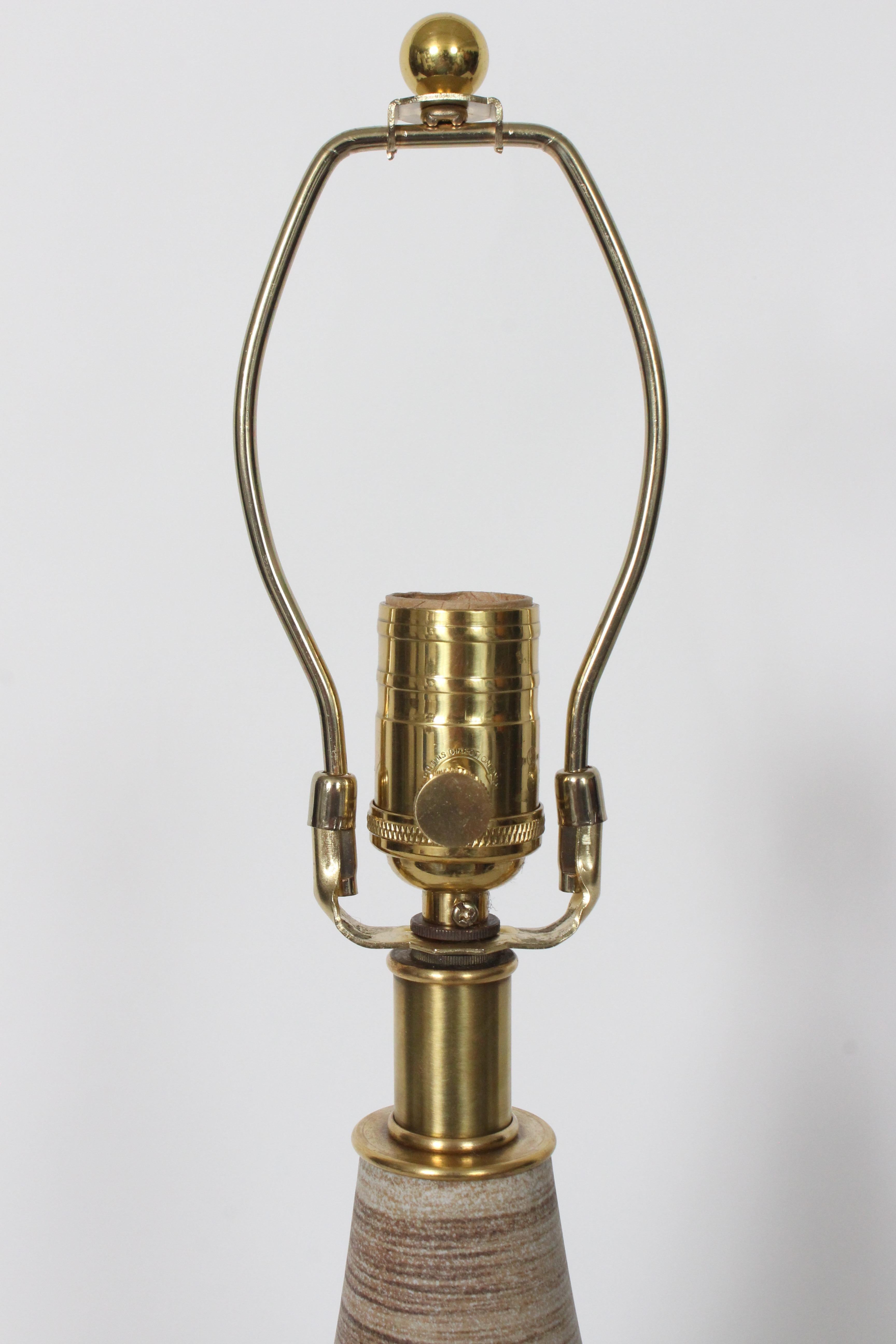Lee Rosen Design-Technics Texturierte abgestufte Taupe Tischlampe im Angebot 7