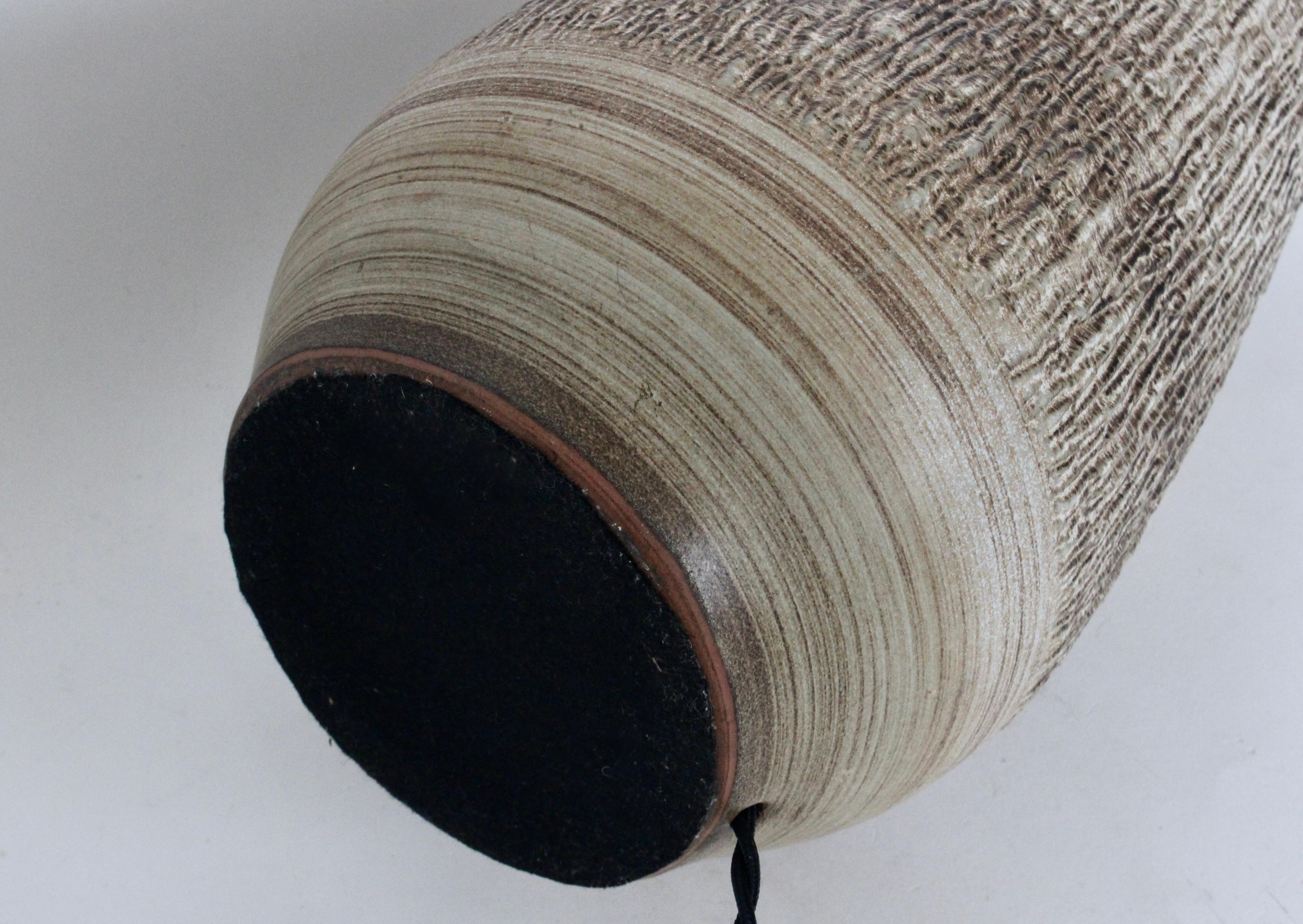 Lee Rosen Design-Technics Texturierte abgestufte Taupe Tischlampe im Angebot 11