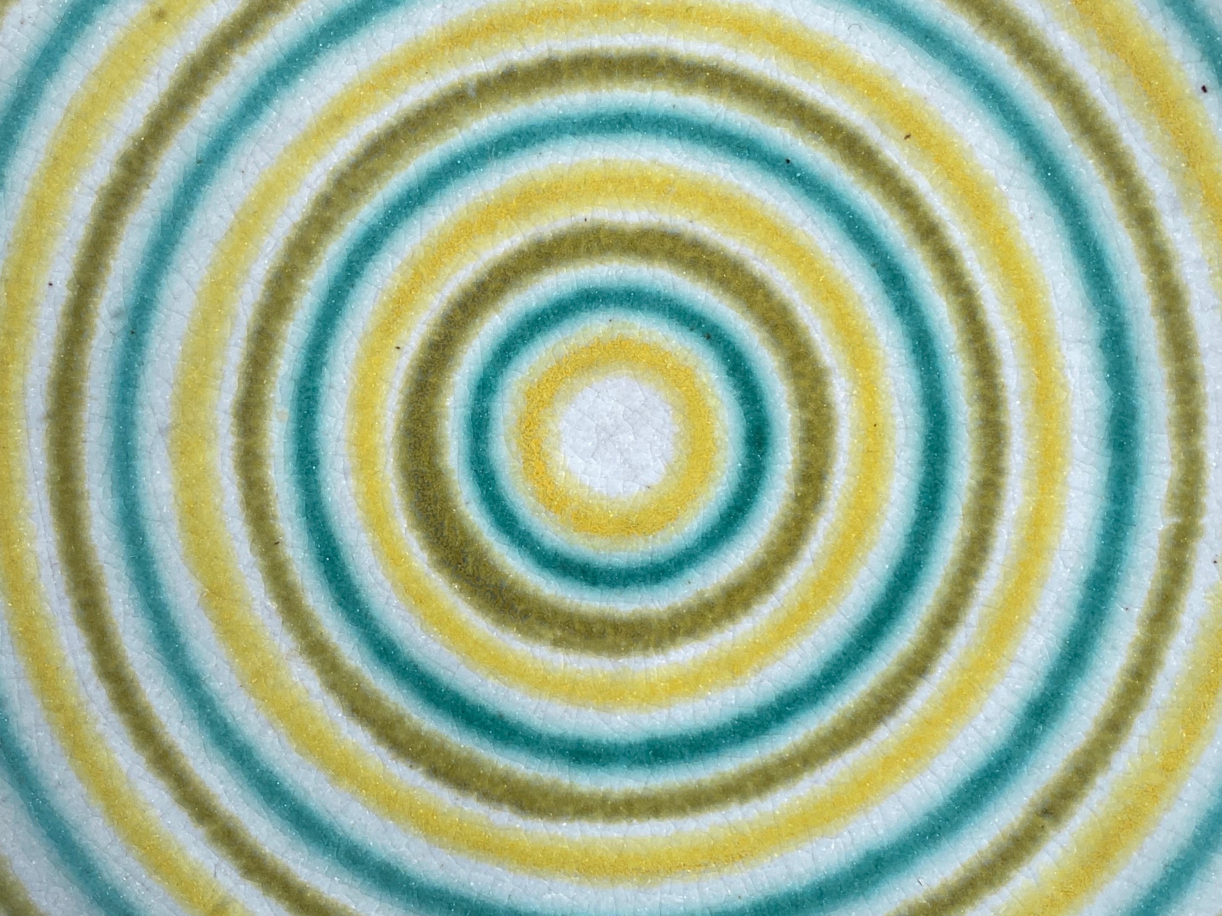 XX secolo Lee Rosen per Design Technics Piatto da portata in ceramica con motivo a linee concentriche in vendita