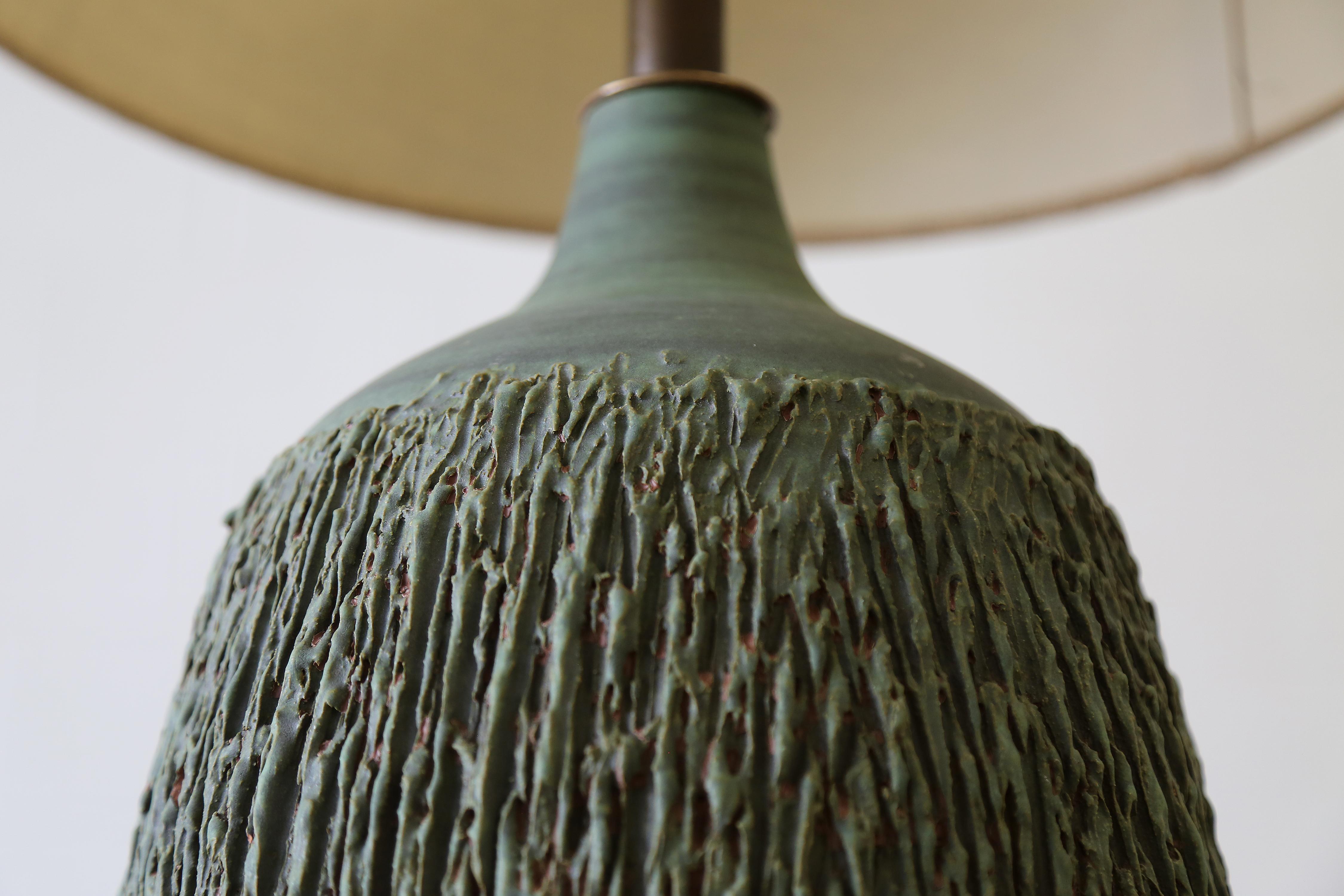 Lee Rosen para Design Technics Lámpara de cerámica verde rara de calabaza años 60 Moderno de mediados de siglo en venta