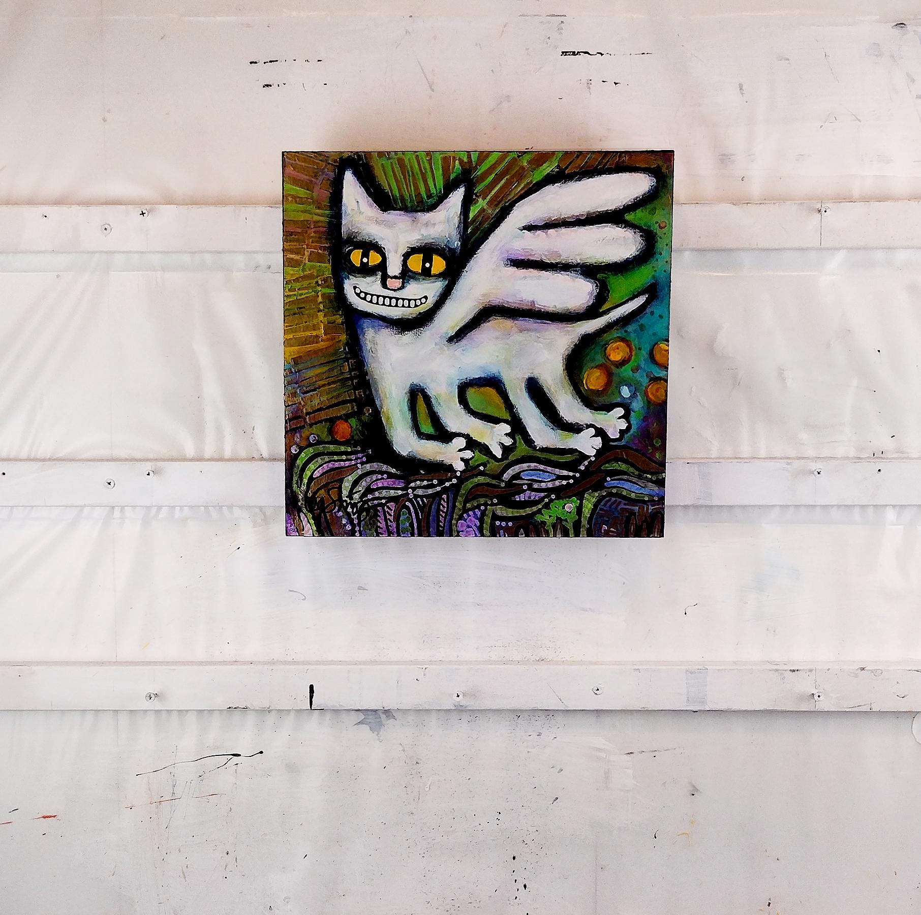 <p>Commentaires de l'artiste<br>Un chat aux ailes blanches survole une forêt en route vers le paradis. Il arbore un sourire joyeux et des yeux pétillants. Les teintes vertes éclatantes contrastent avec la peinture métallique texturée et les contours