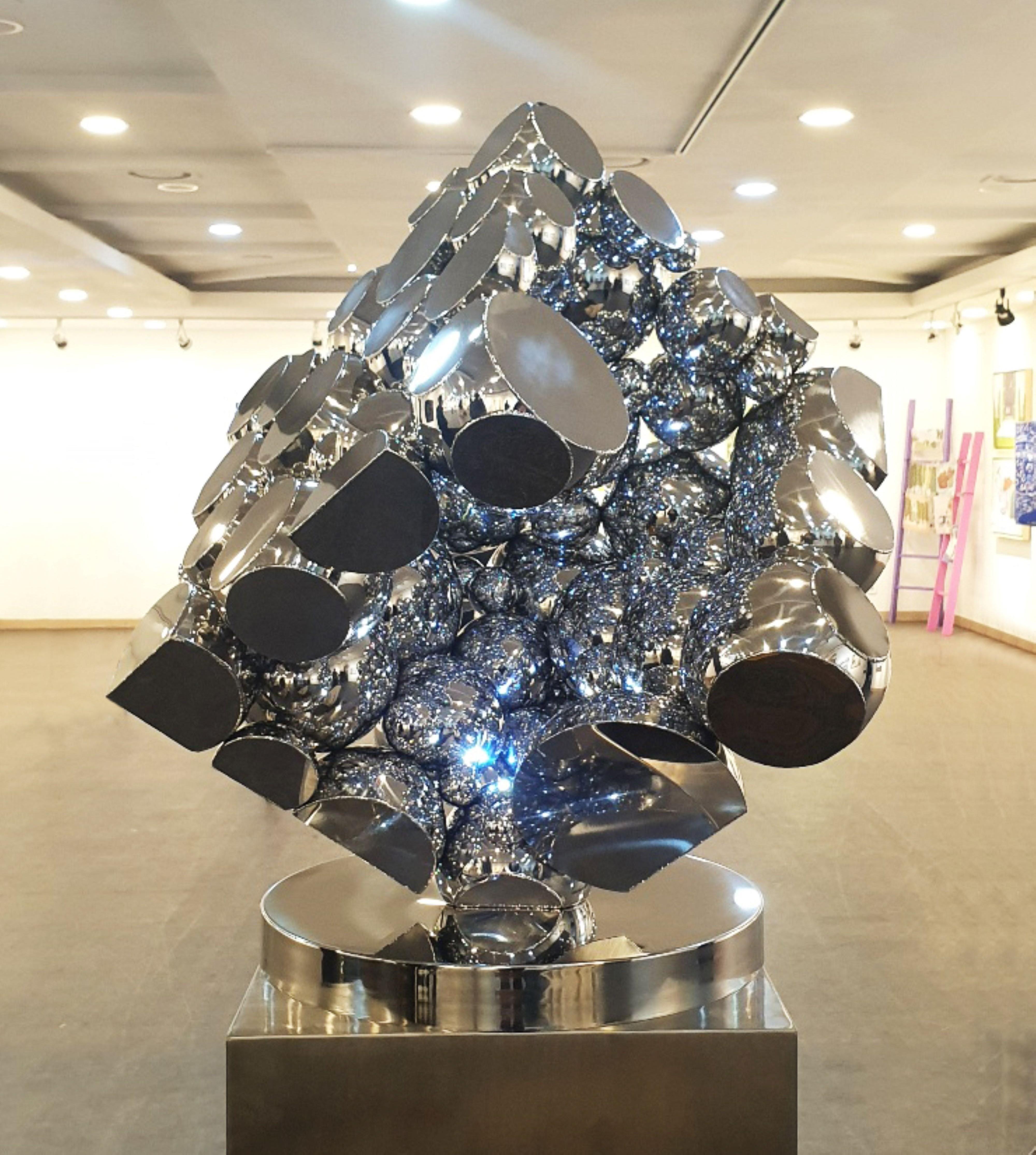 Infinity Cube - Sculpture by Lee Song Joon