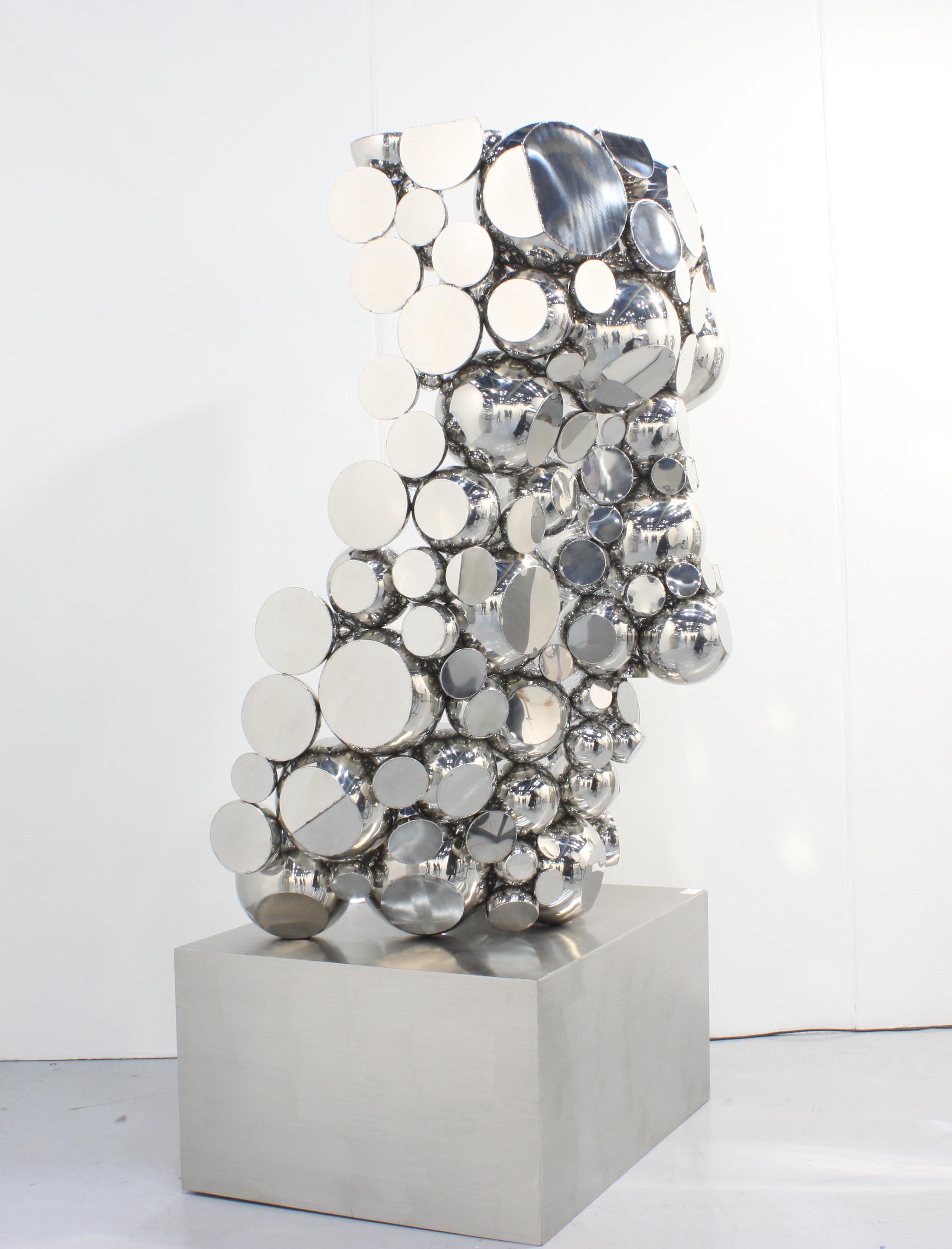 Lee Song Joon Figurative Sculpture - Rectangle Face