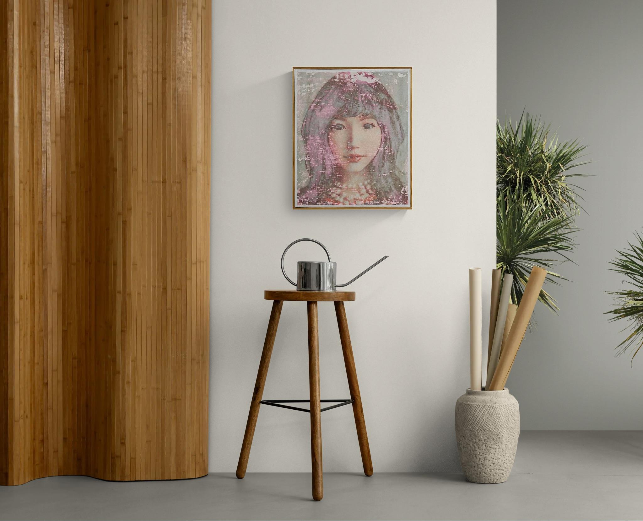 Erika mit Perlen, 2018
Handgeschmückter Monodruck auf Leinwand mit Künstlerrahmen
60 x 50 cm
Verso signiert, datiert und mit einem Vermerk versehen

Sophia's Safehouse in an Uncanny Valley untersucht die jüngste Celebrity-Kultur der humanoiden KI