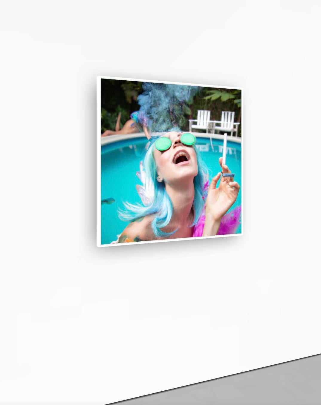 Fiesta junto a la piscina nº 15 (Serie Naiades 1) - Photograph Contemporáneo de Lee Wells