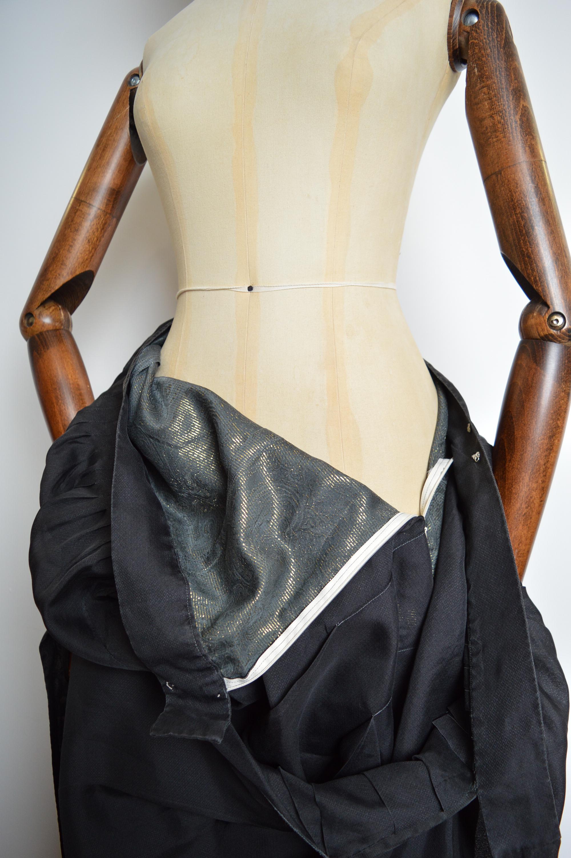 LEE YOUNG HEE 'Clothes of Wind' Abito hanbok nero in organza di seta tinto a mano in vendita 11