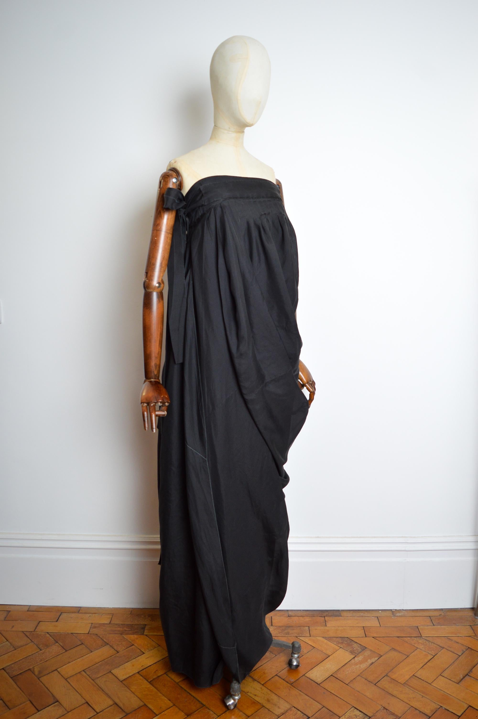 Donna LEE YOUNG HEE 'Clothes of Wind' Abito hanbok nero in organza di seta tinto a mano in vendita