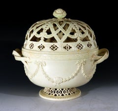 Leeds Creamware Pottery Panier couvert en châtaignier et couvercle