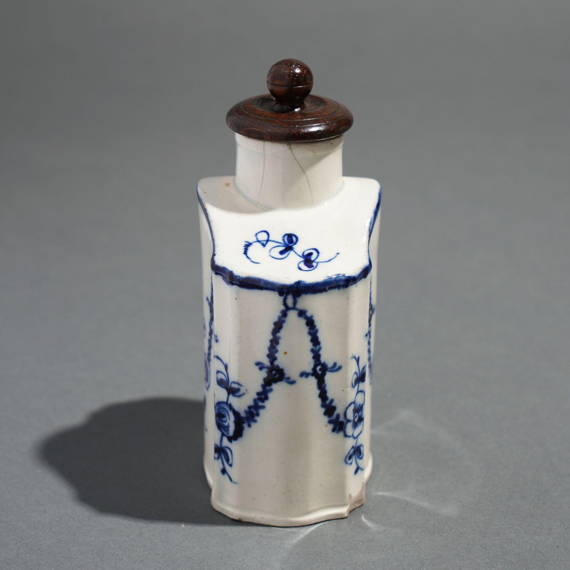 British Leeds pearlware shaped creamware tea caddy, c. 1780 For Sale