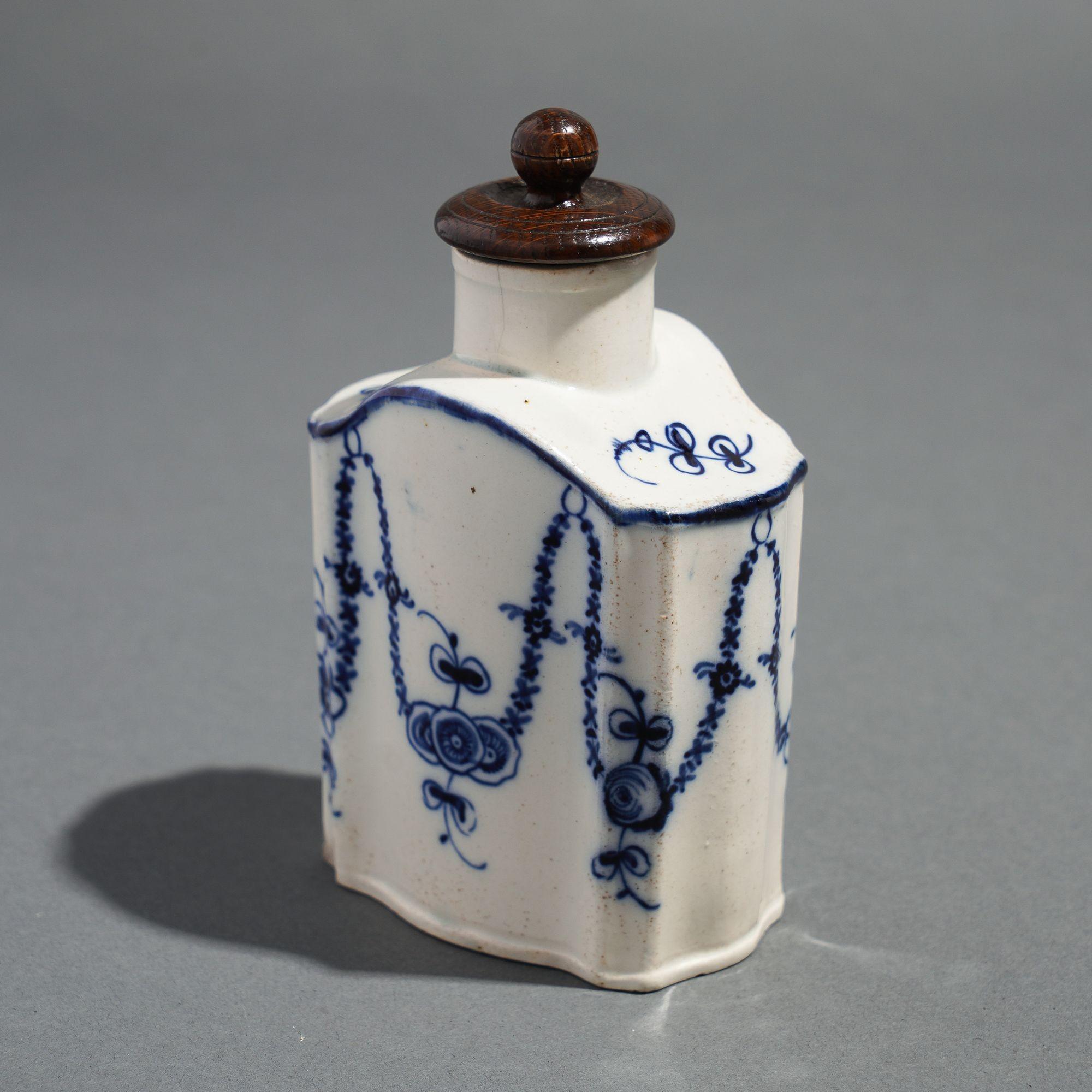 Earthenware Leeds pearlware shaped creamware tea caddy, c. 1780 For Sale