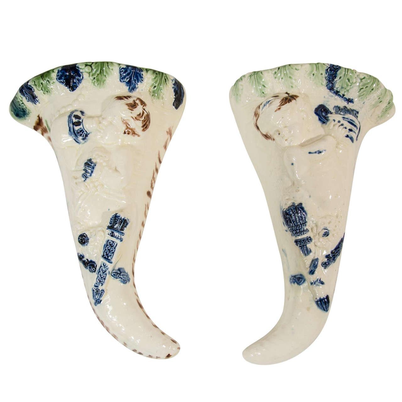 Leeds Pottery Creamware Wandtaschen-Paar, 18. Jahrhundert Englisch CIRCA 1790