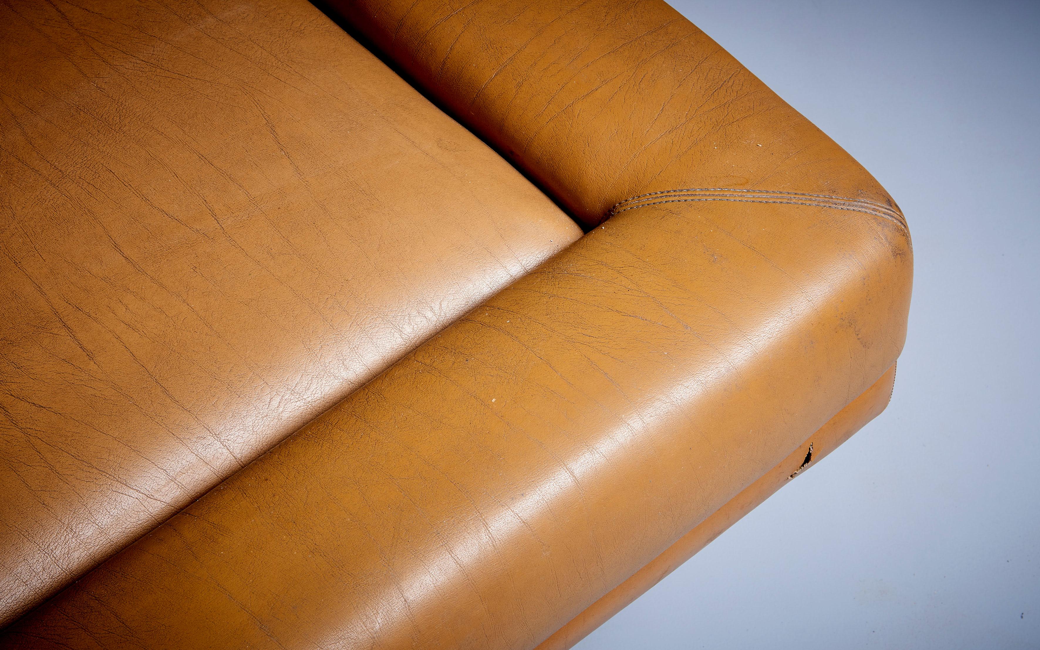Leena Kolinen Sofa in Light Brown Faux Leather, Finland - 1960s  In Fair Condition For Sale In Berlin, DE
