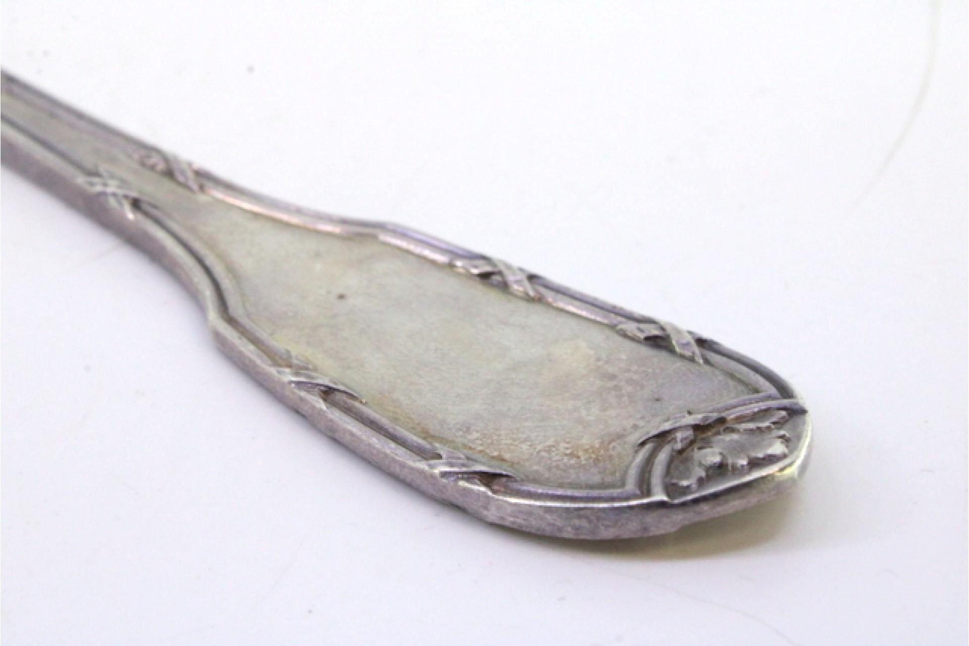 Left-handed silver ice cream scoop with grooved handle and monogram en venta 3